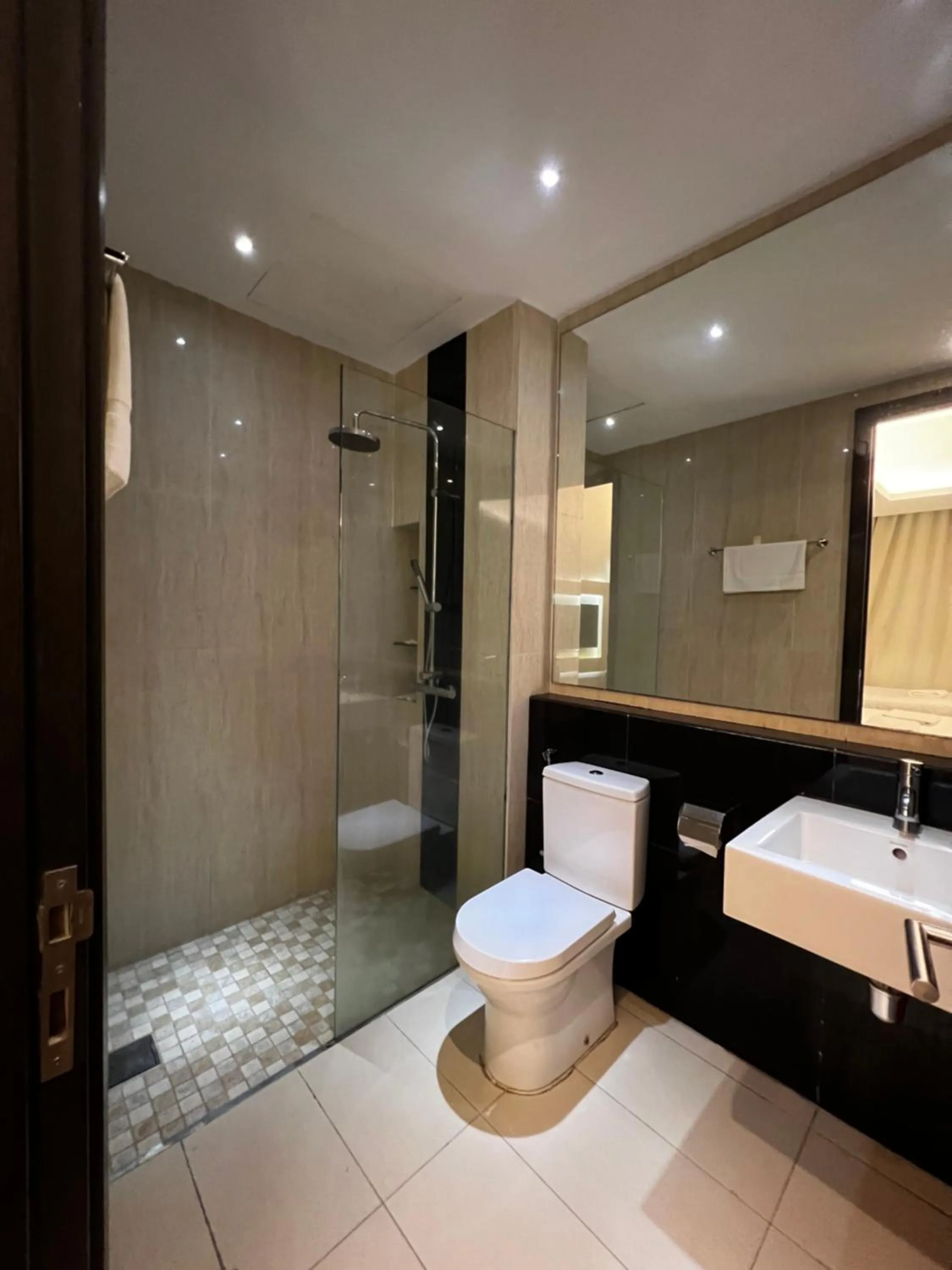 Shower in MIO BOUTIQUE Hotel