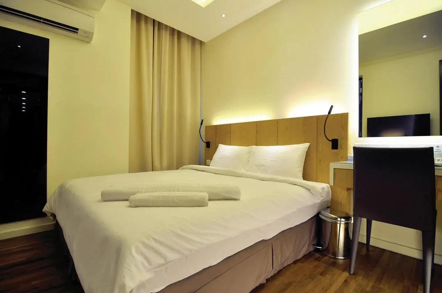 View (from property/room), Bed in MIO BOUTIQUE Hotel View (from property/room), Bed in MIO BOUTIQUE Hotel