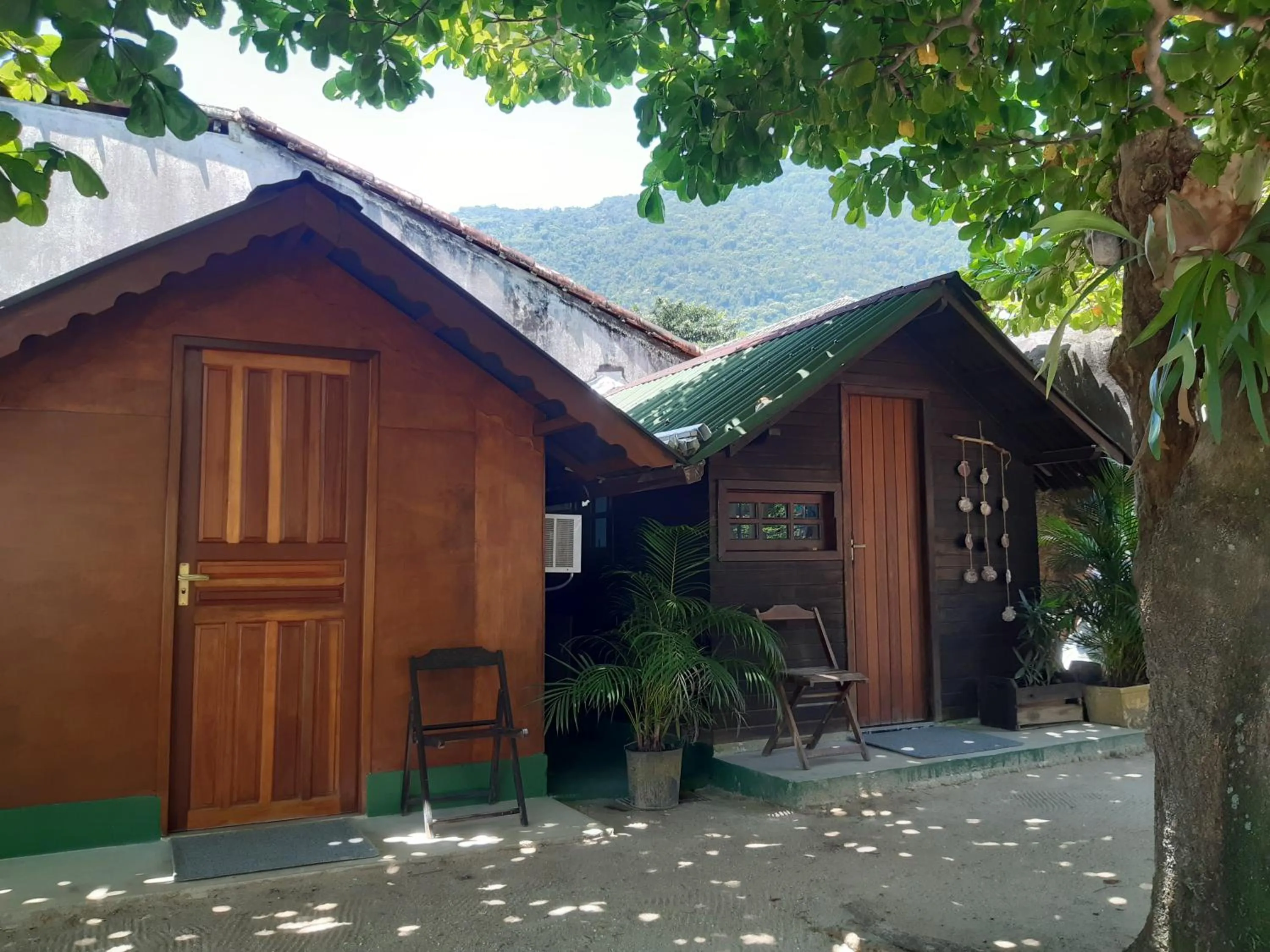 Facade/entrance in Raio de Sol pousada & camping
