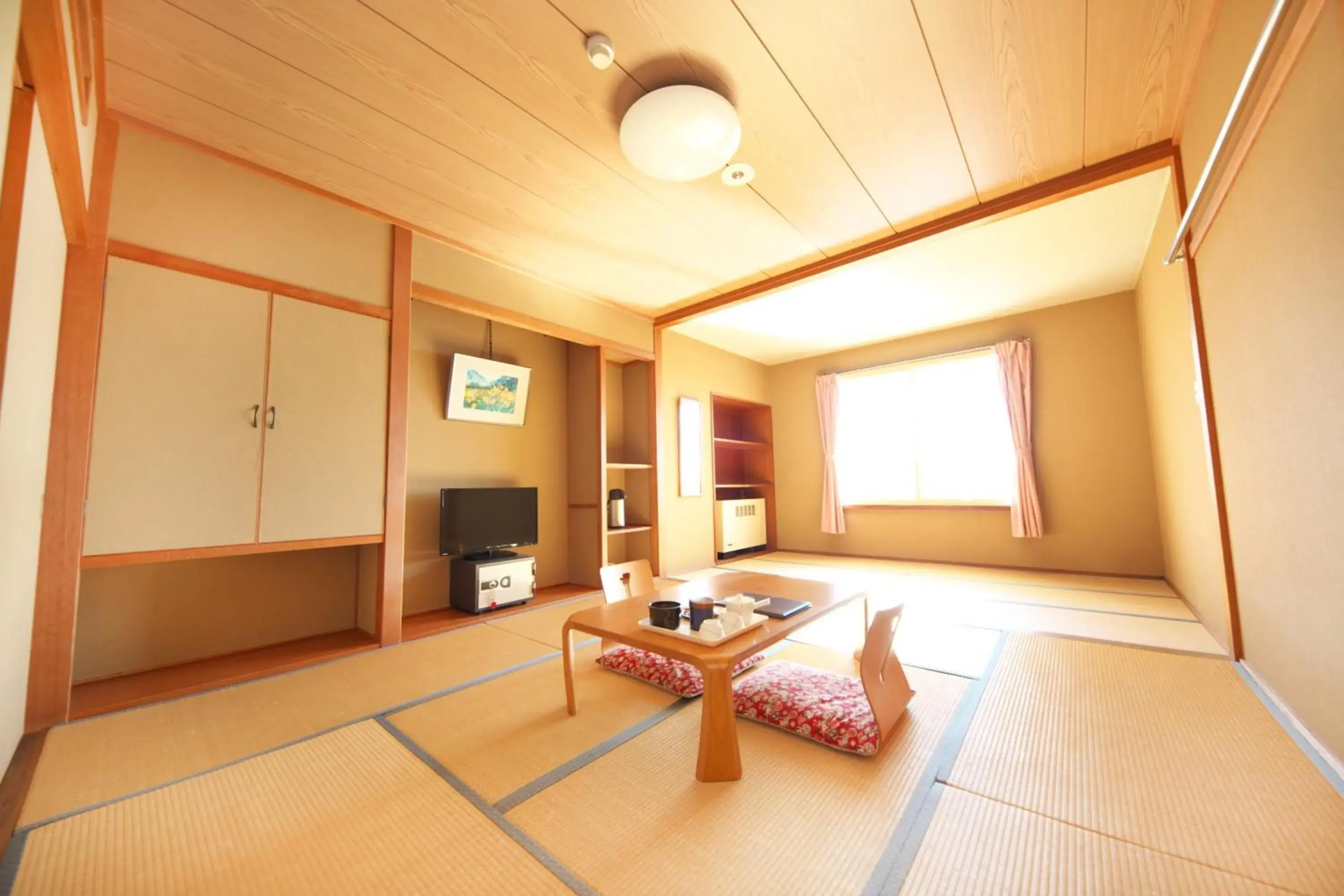 Japanese-Style Room - single occupancy in Shiga Swiss Inn Japanese-Style Room - single occupancy in Shiga Swiss Inn