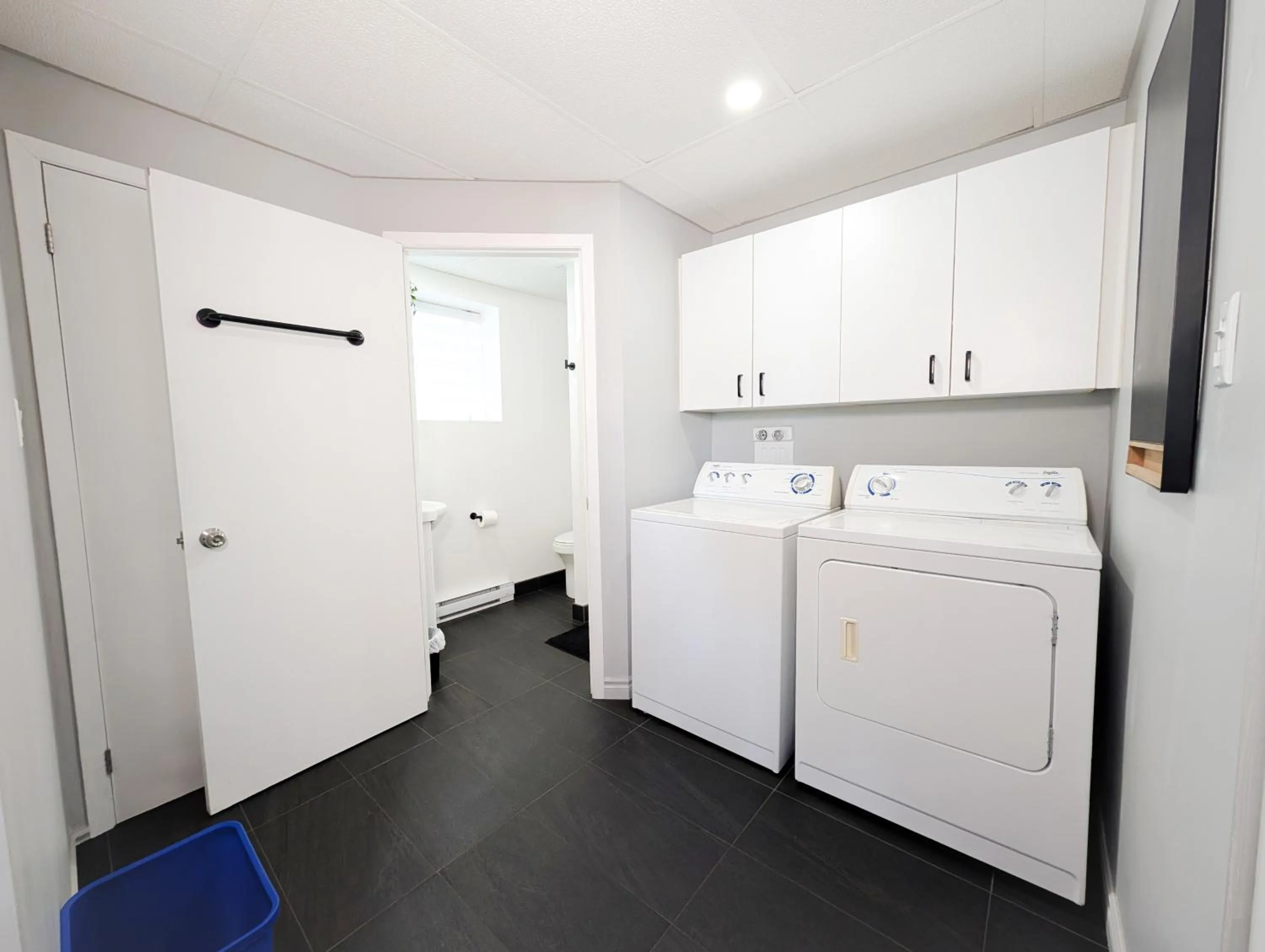 washing machine in Hébergement Harvey