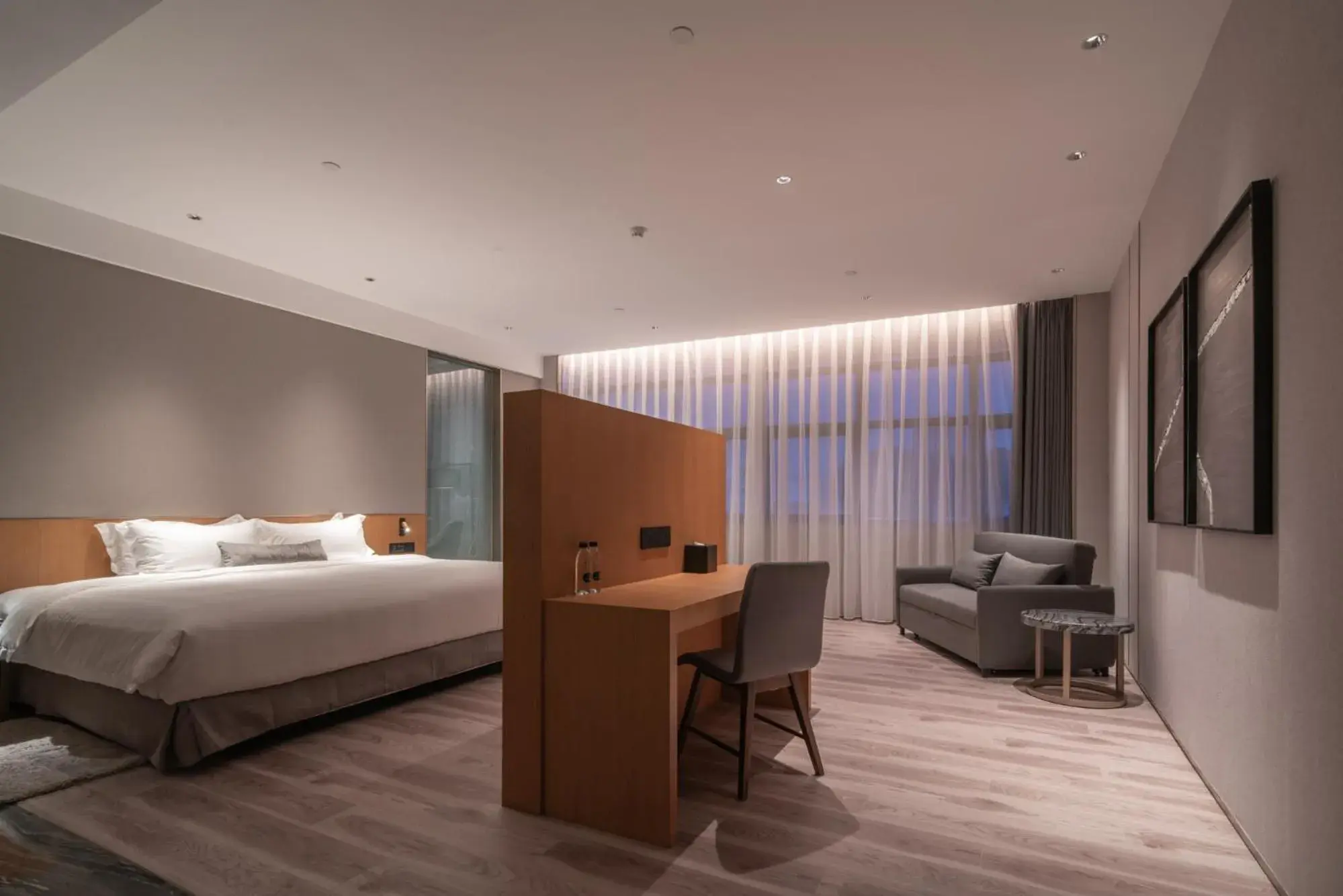 Bed in The Luzerne Hotel Bed in The Luzerne Hotel