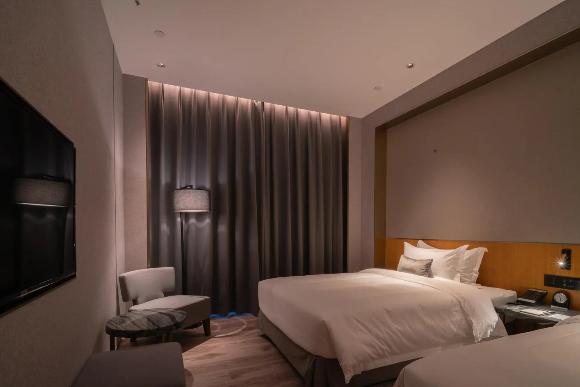 Bed in The Luzerne Hotel