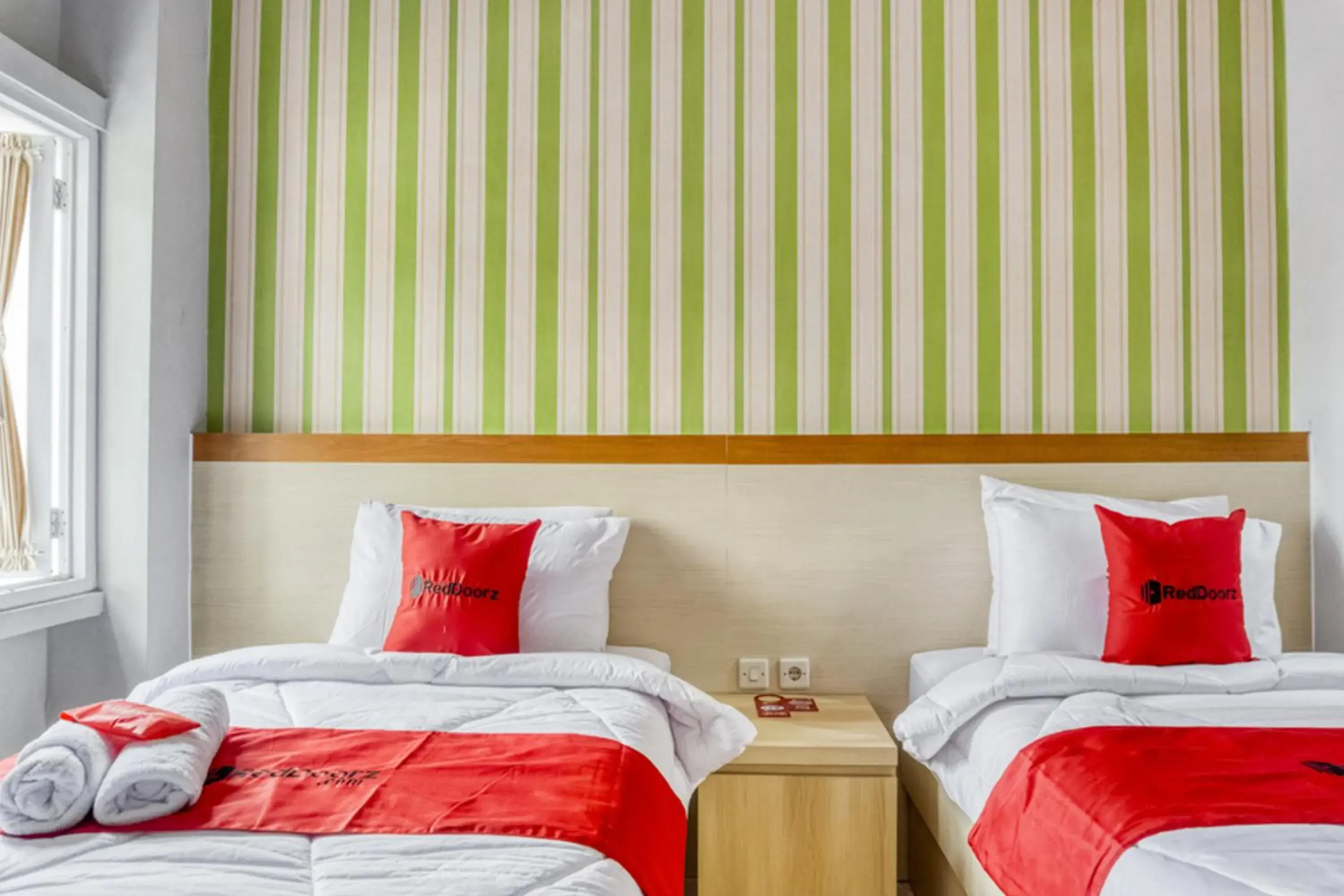 Bedroom, Bed in RedDoorz near Sindu Kusuma Edupark 2 Bedroom, Bed in RedDoorz near Sindu Kusuma Edupark 2