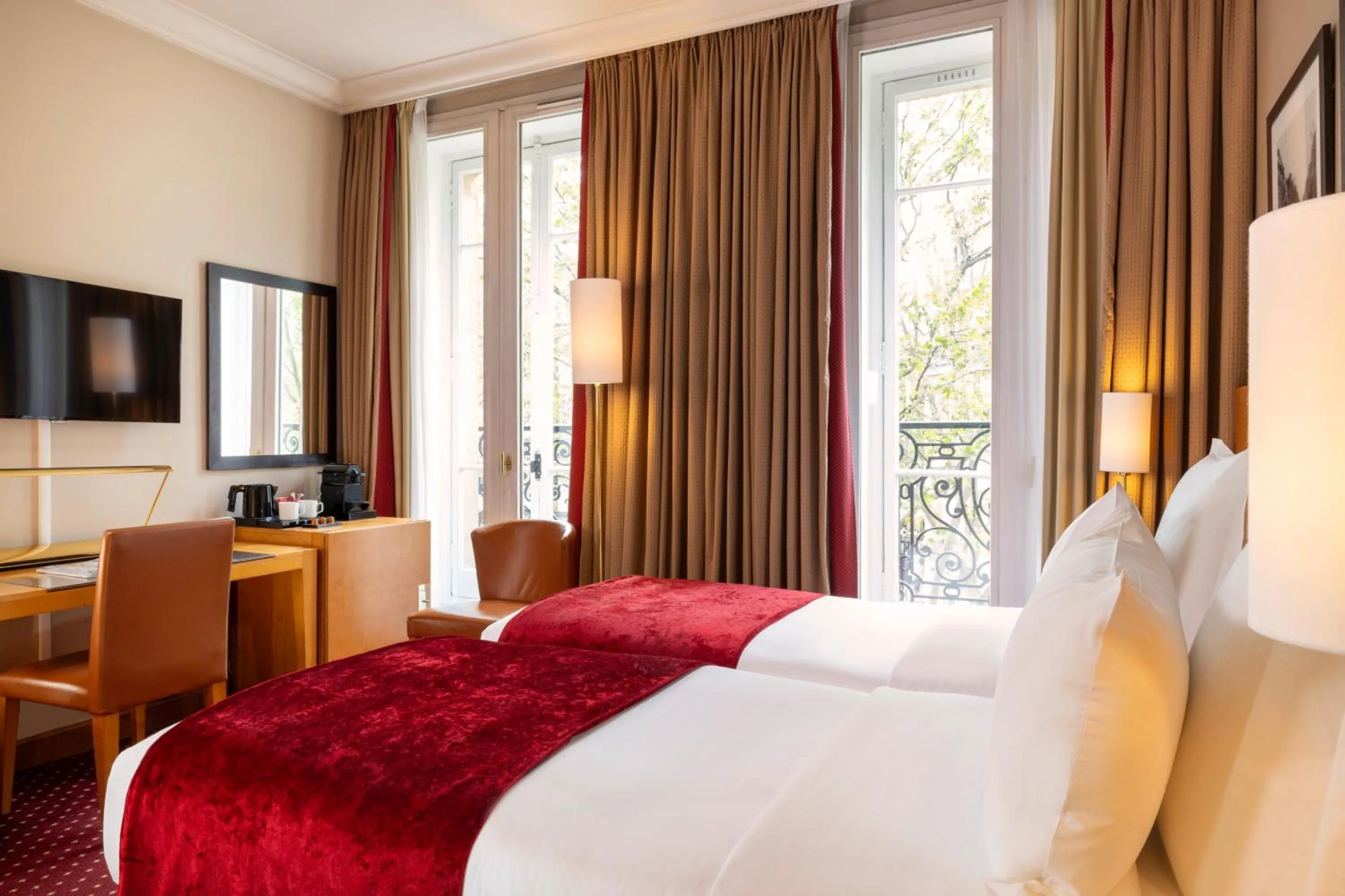TV and multimedia, Bed in Royal Saint Michel
