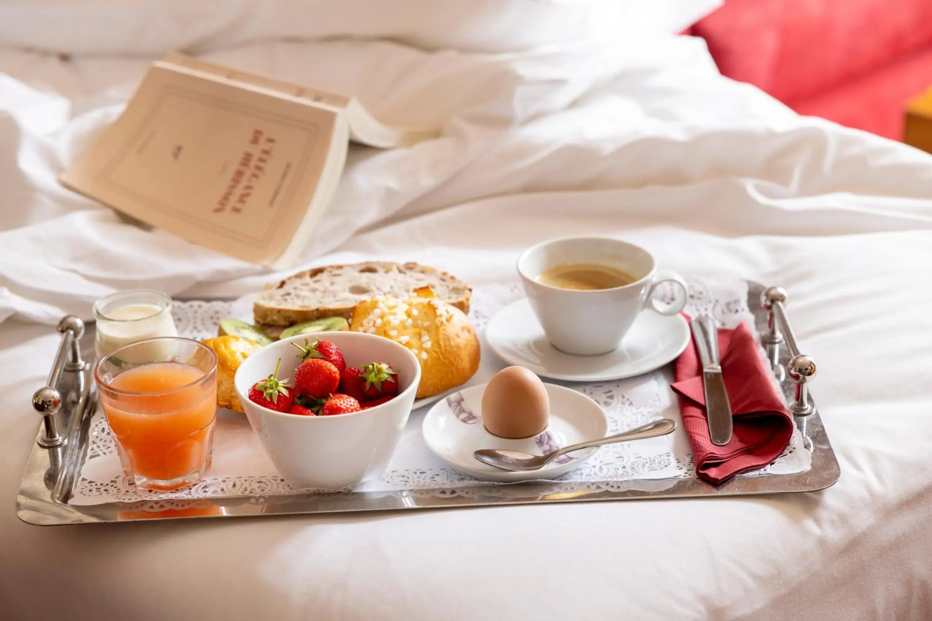 Food and drinks, Bed in Royal Saint Michel Food and drinks, Bed in Royal Saint Michel