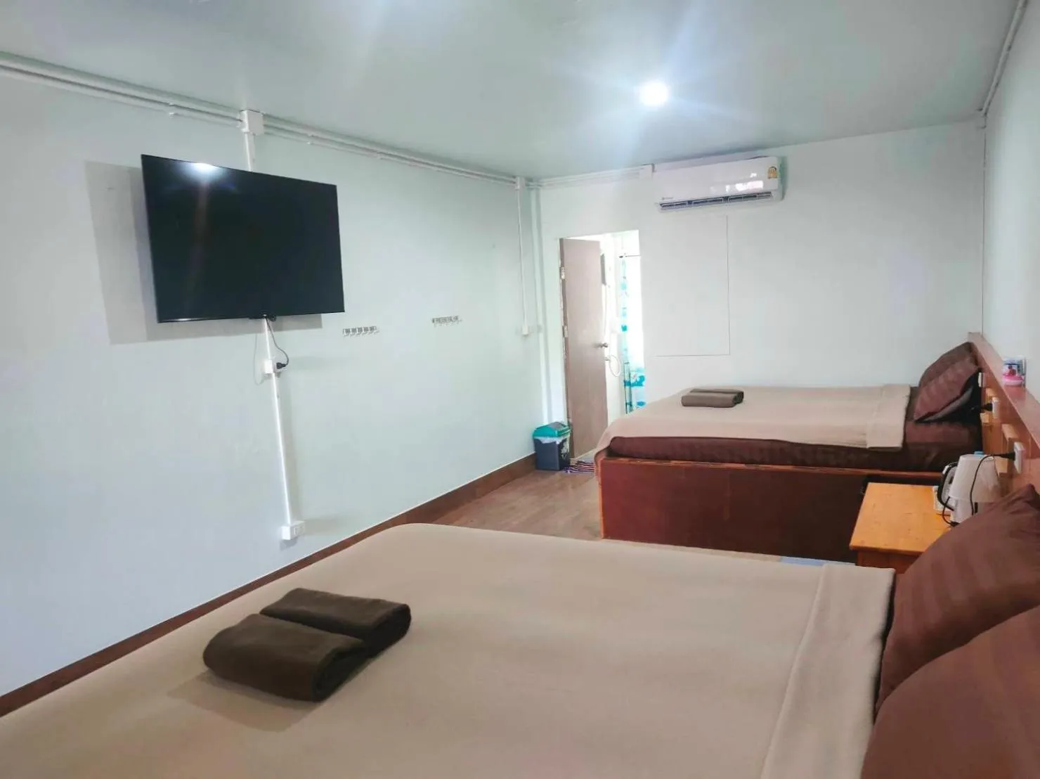 Bed in Aladdin Guest House