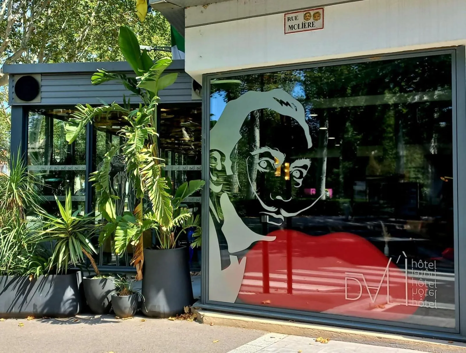 Property building in Dali Hôtel Perpignan - Restaurant