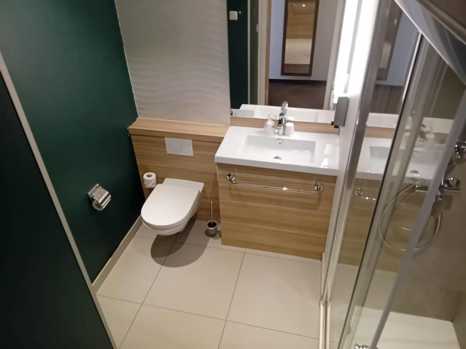 Bathroom in Dali Hôtel Perpignan - Restaurant