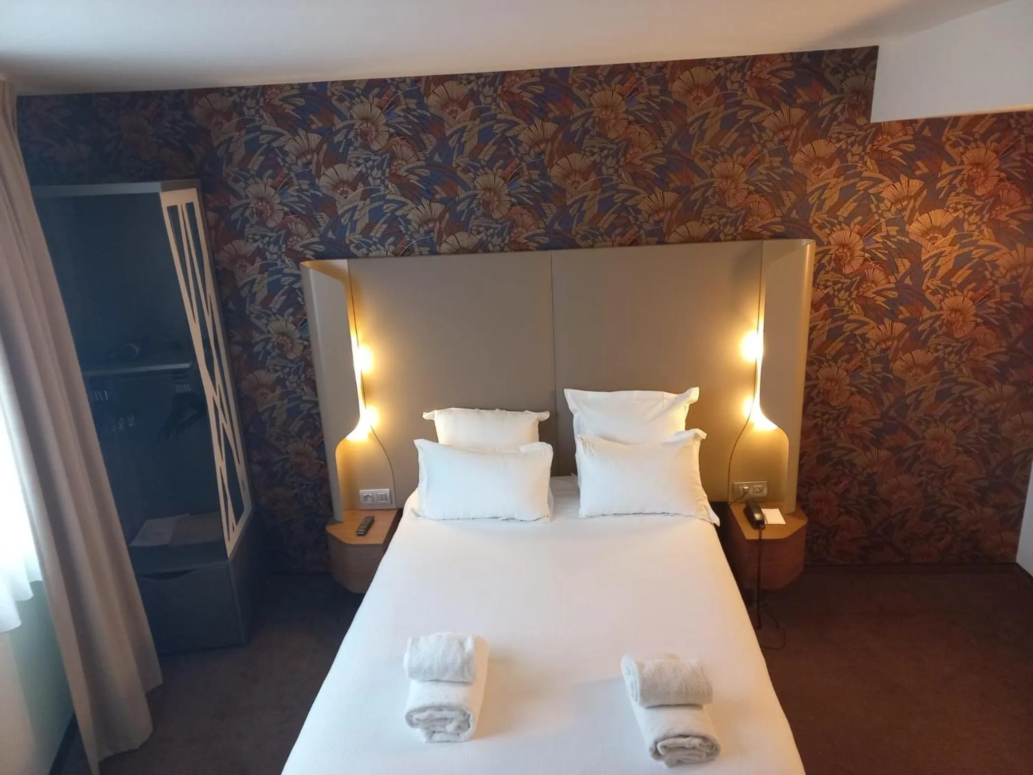 Bed in Dali Hôtel Perpignan - Restaurant