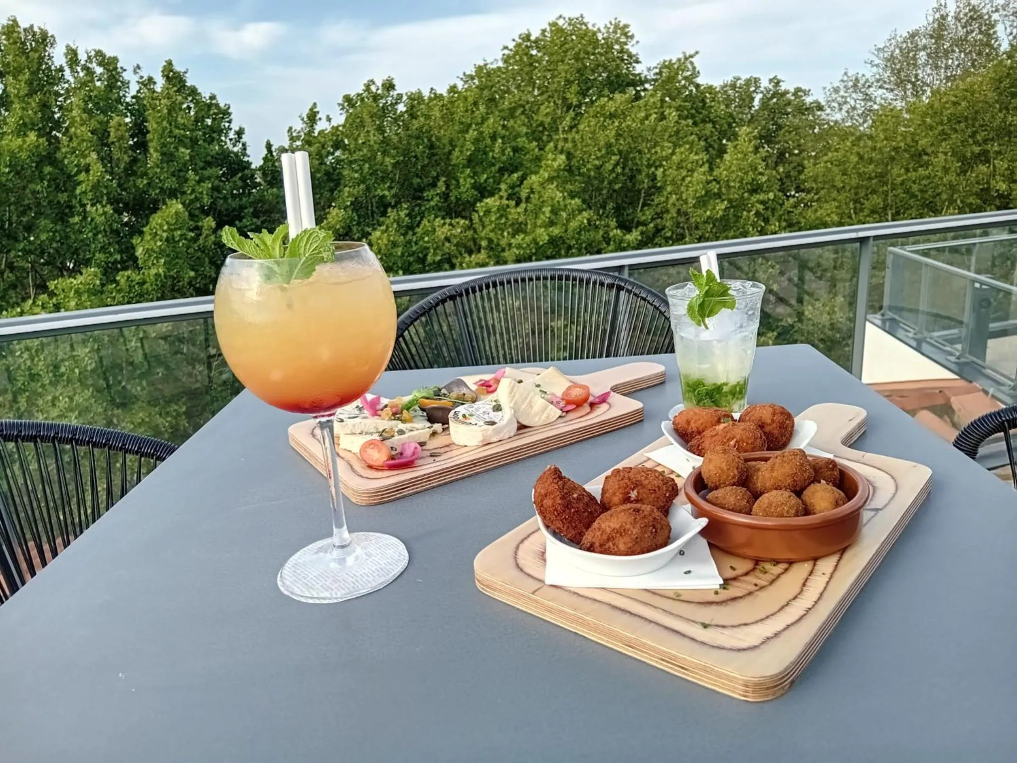 View (from property/room) in Dali Hôtel Perpignan - Restaurant