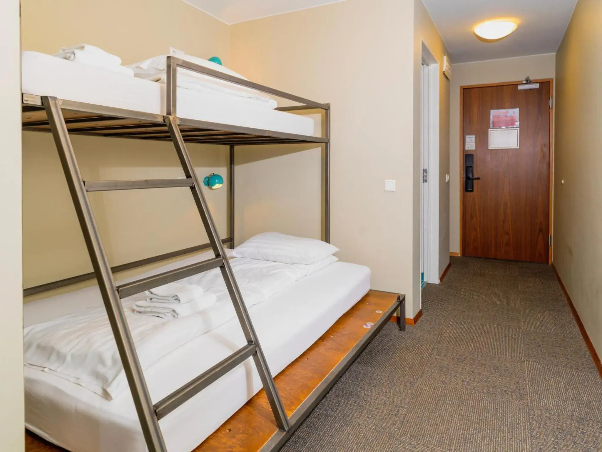 Double Room with Private Bathroom in Loft - HI Eco Hostel Double Room with Private Bathroom in Loft - HI Eco Hostel