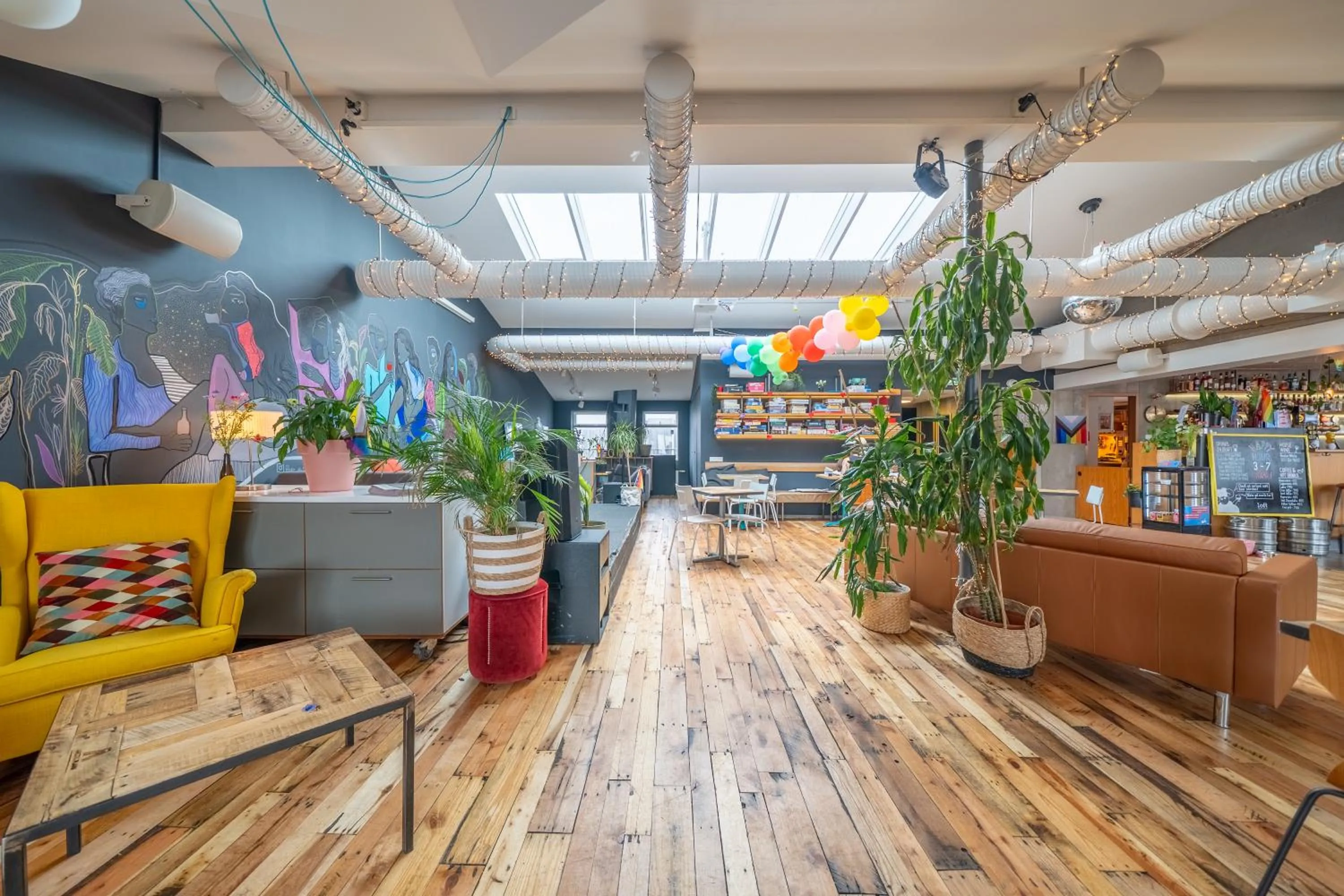 Property building in Loft - HI Eco Hostel