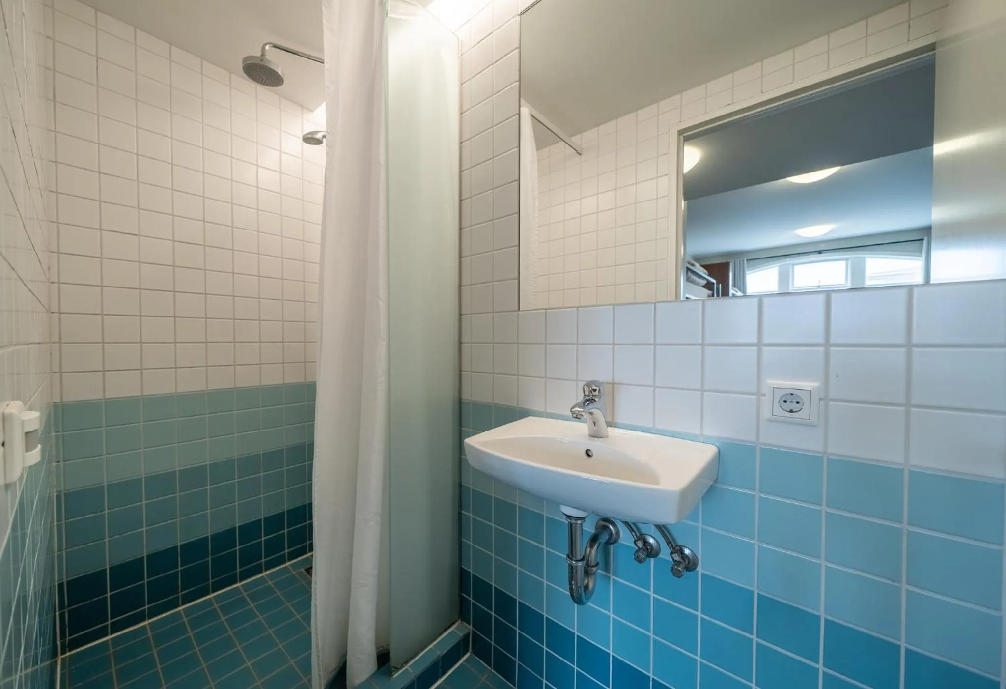 Bathroom in Loft - HI Eco Hostel