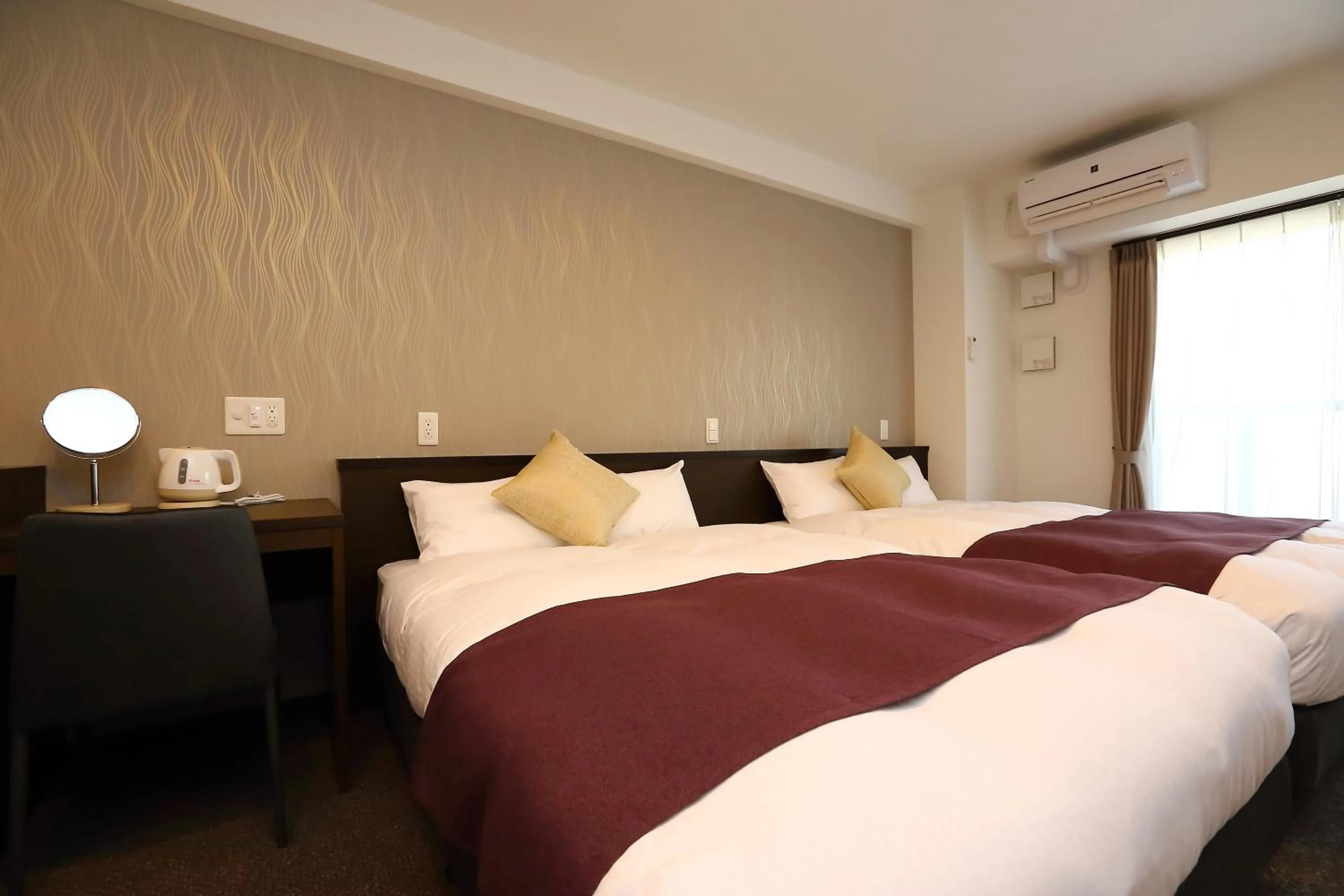 Bedroom, Bed in Marina Sunrise Osaka Bay