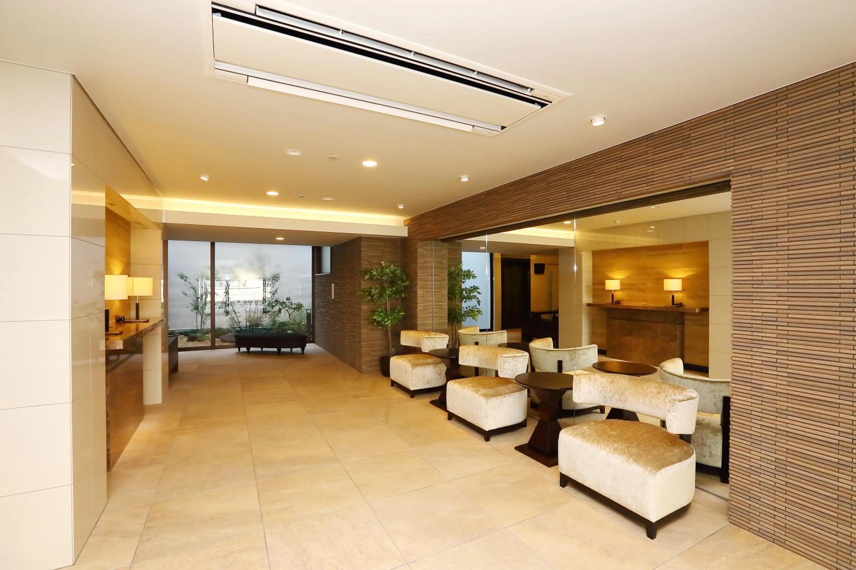 Lobby or reception, Bed in Marina Sunrise Osaka Bay