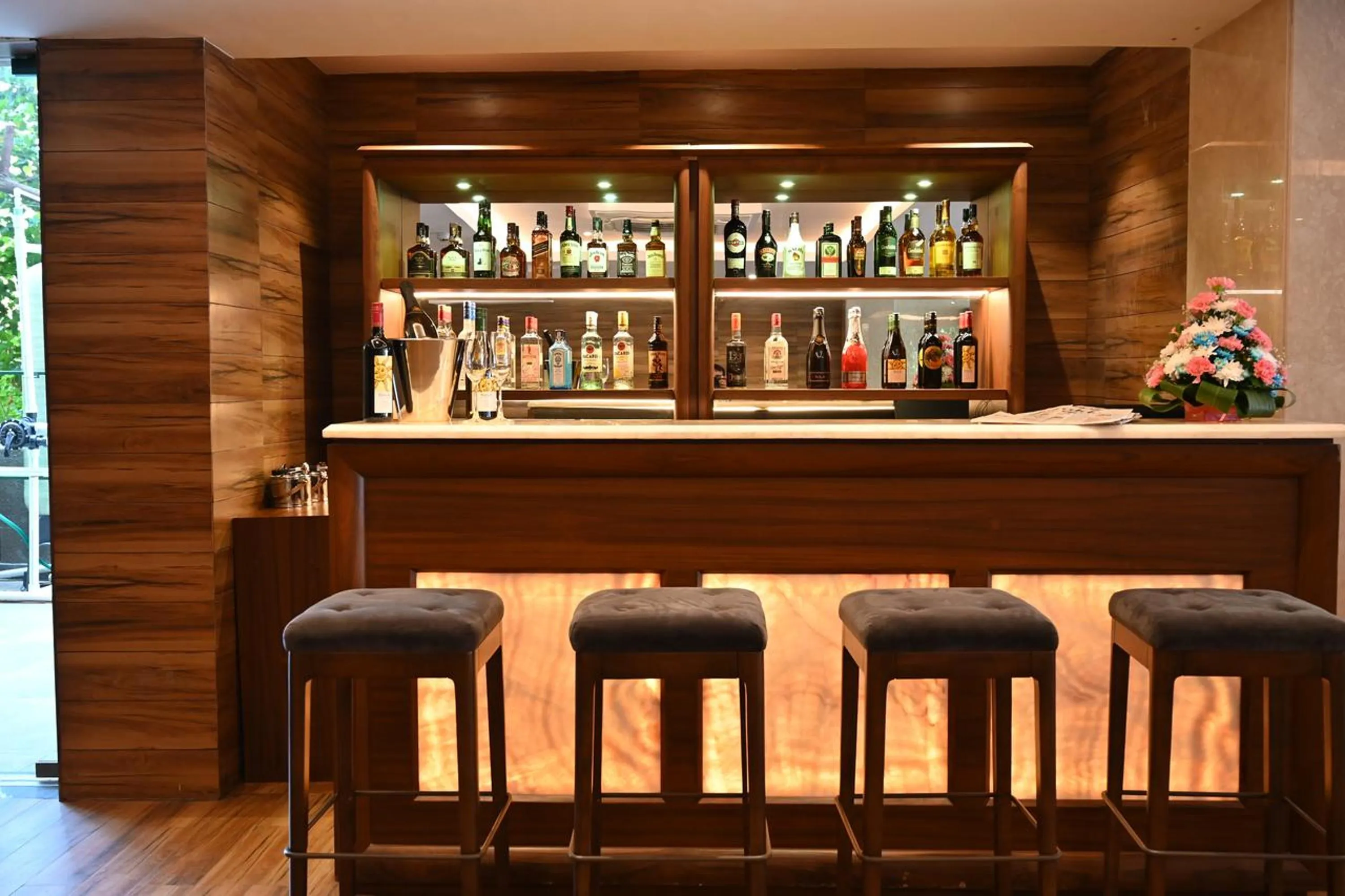 Lounge or bar in Resort The Lohias, Goa Candolim