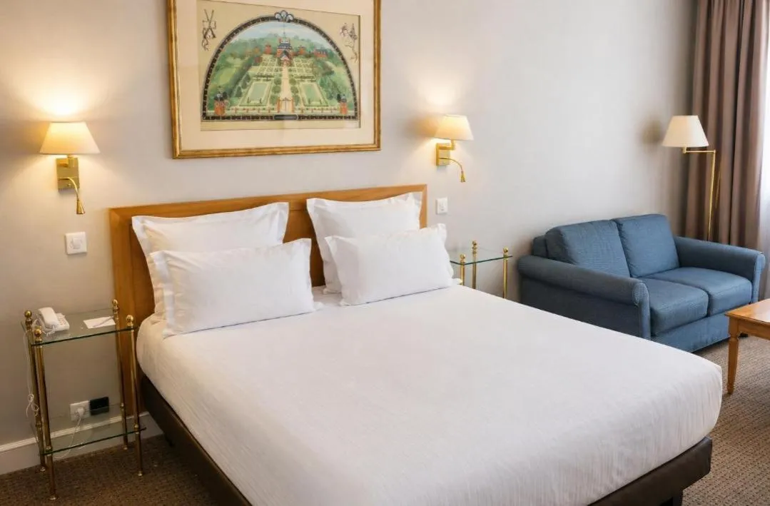 Bed in Le Littré