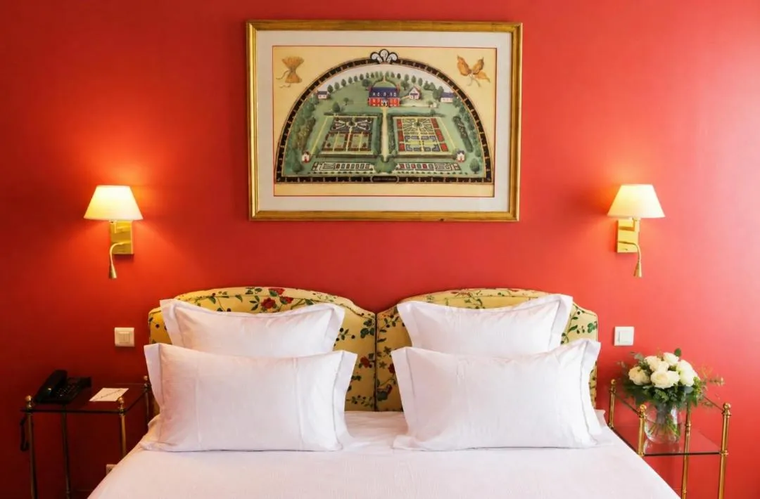Bed in Le Littré
