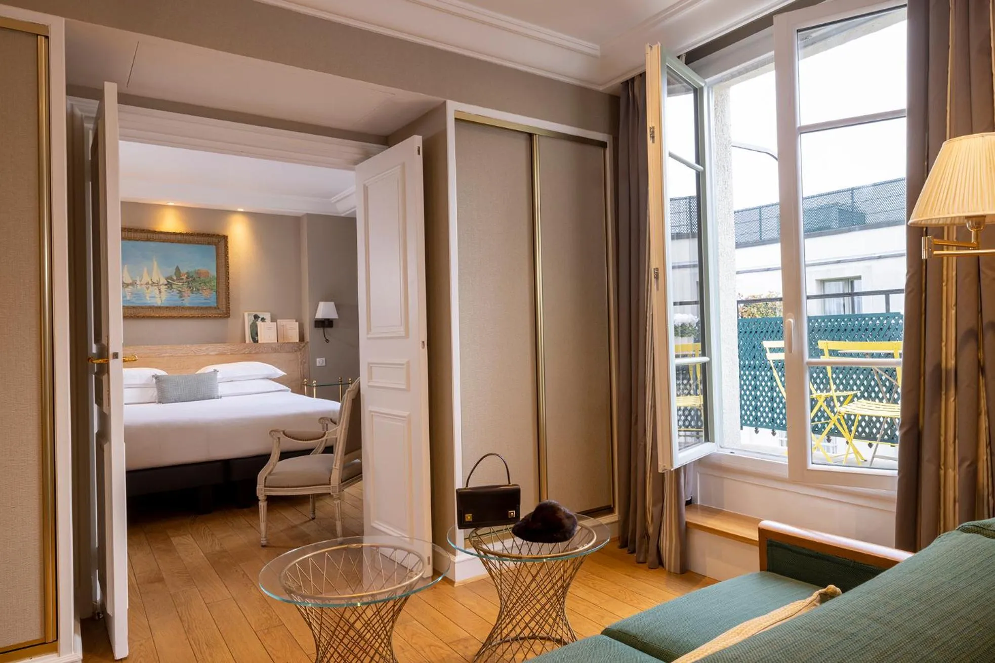 Bed in Le Littré