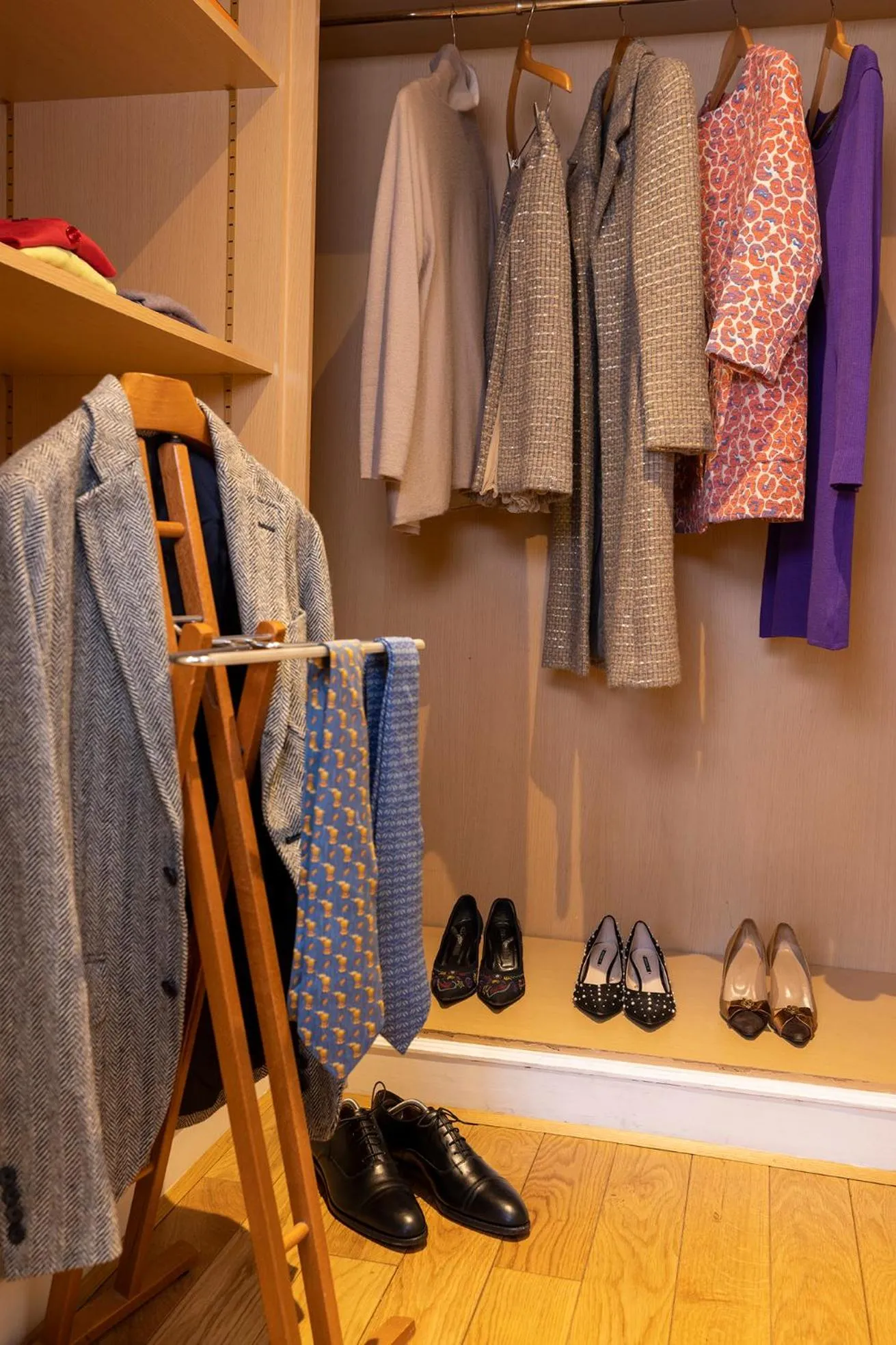 wardrobe in Le Littré