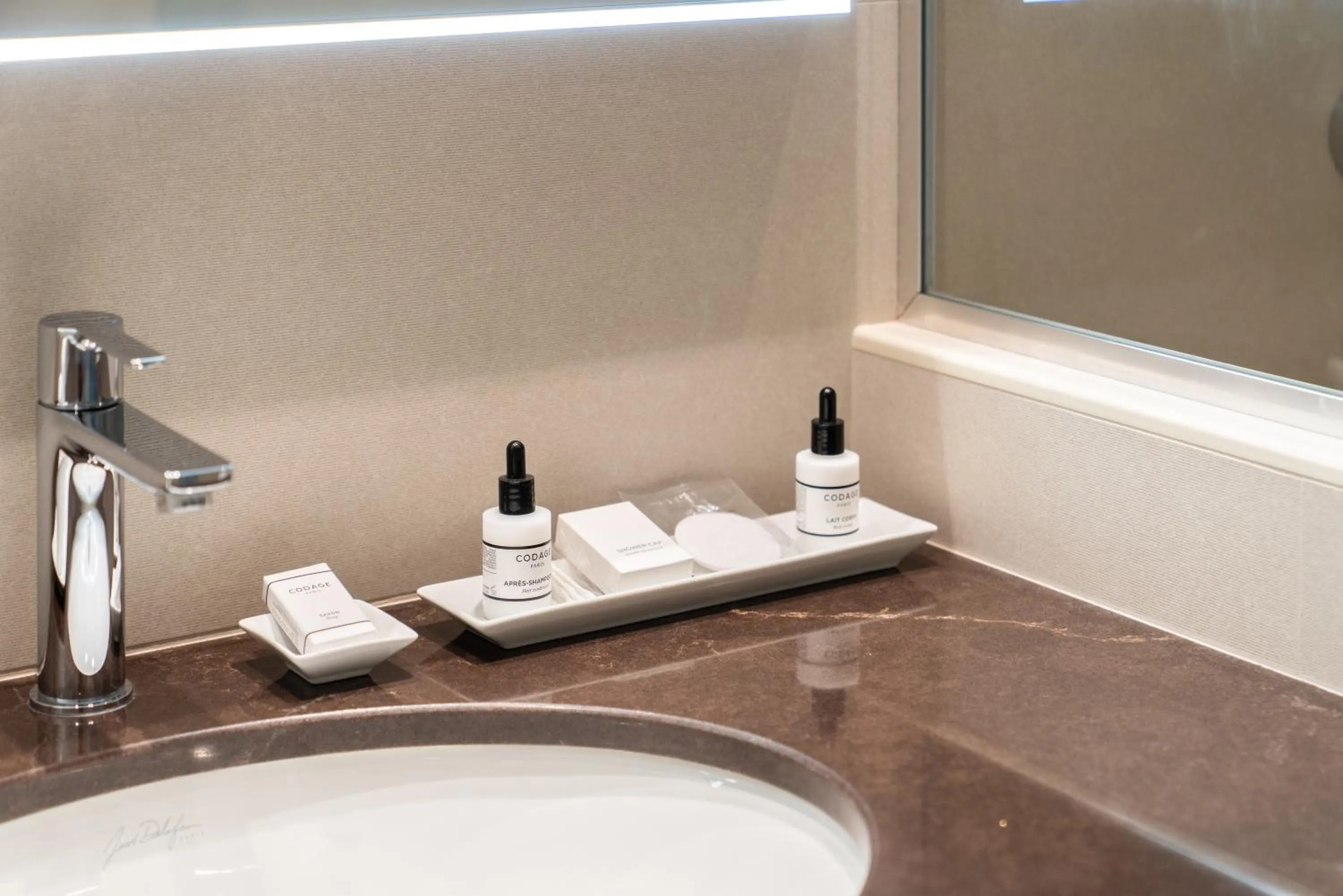 Bathroom in Le Littré