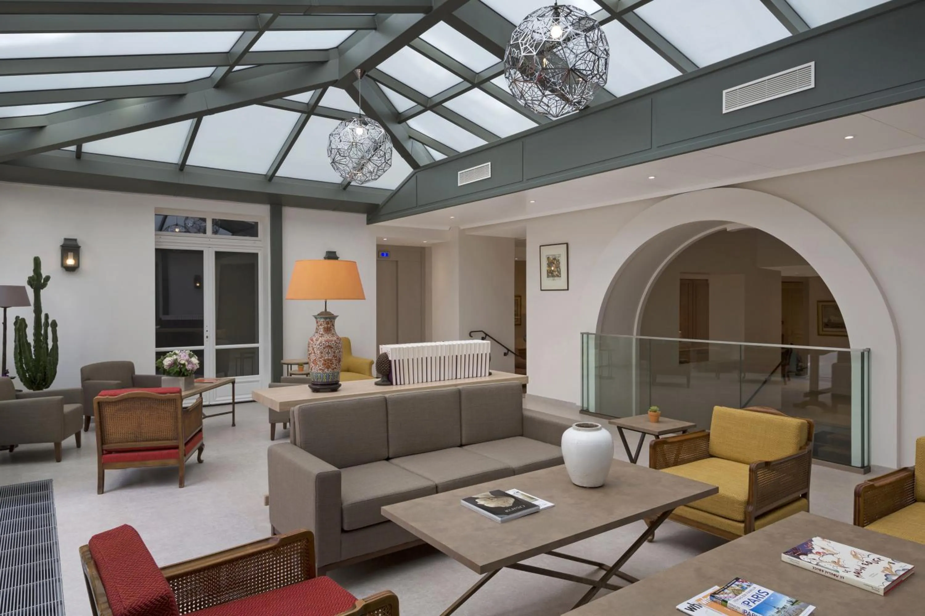 Lobby or reception in Le Littré