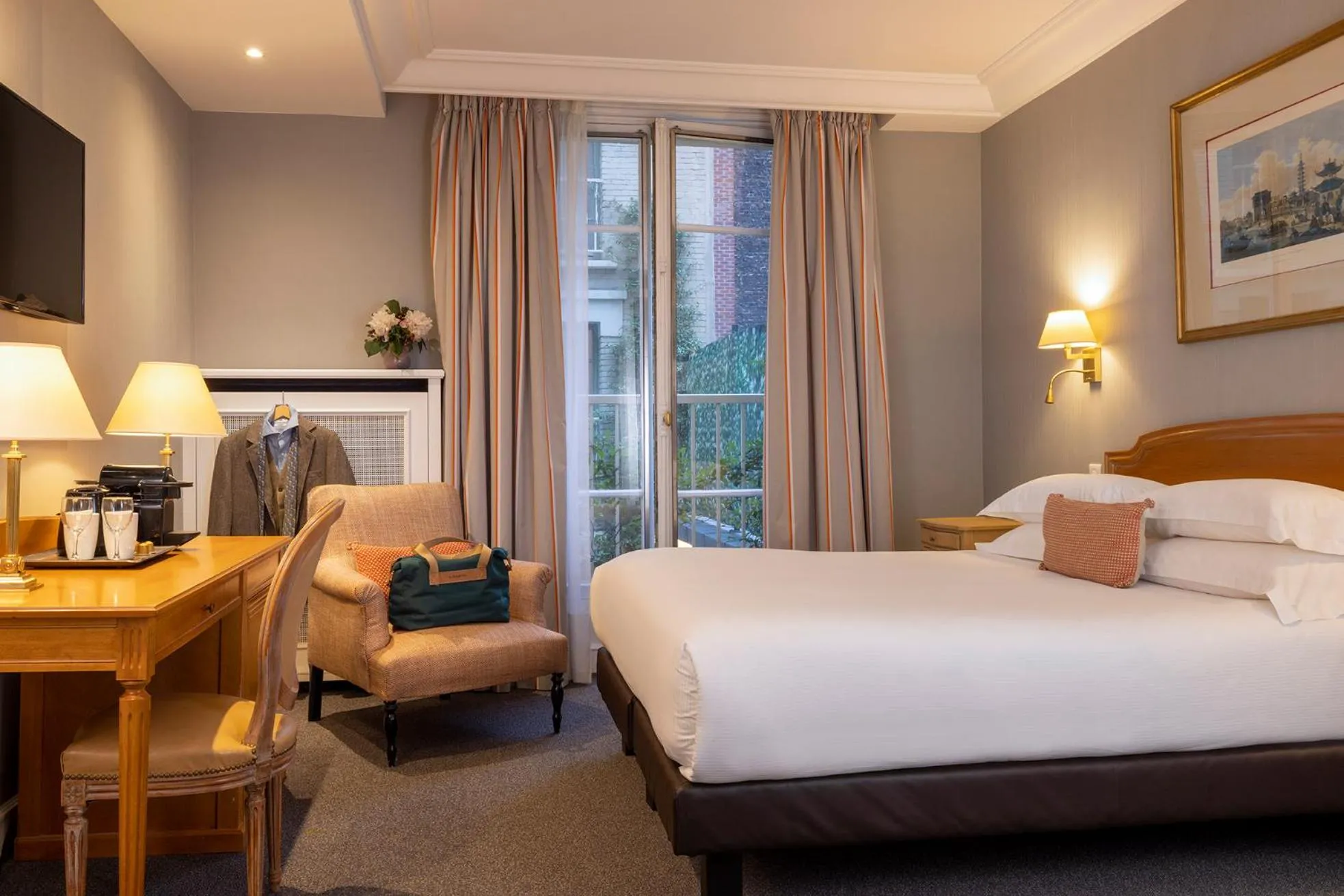 Bed in Le Littré