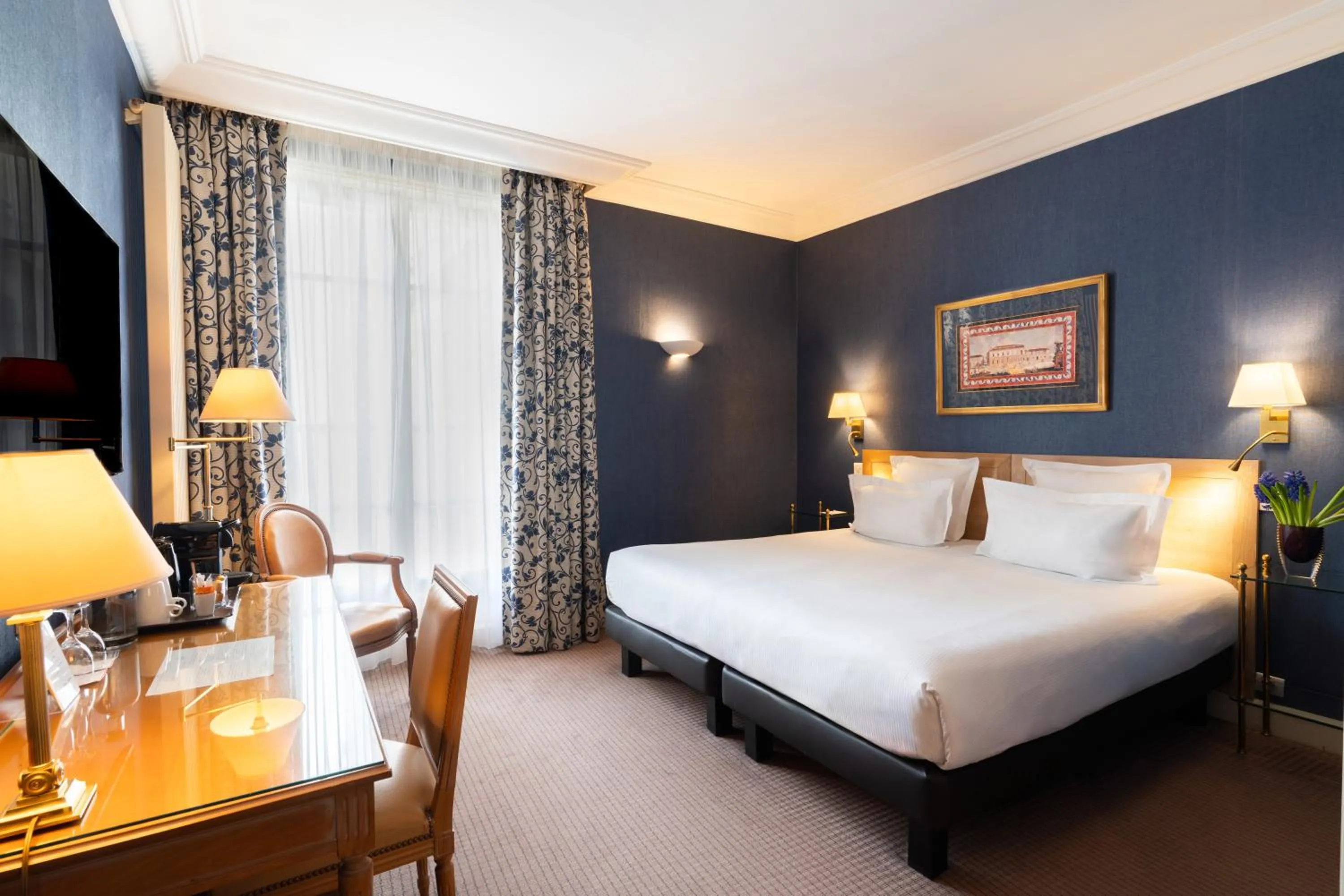 Bed in Le Littré
