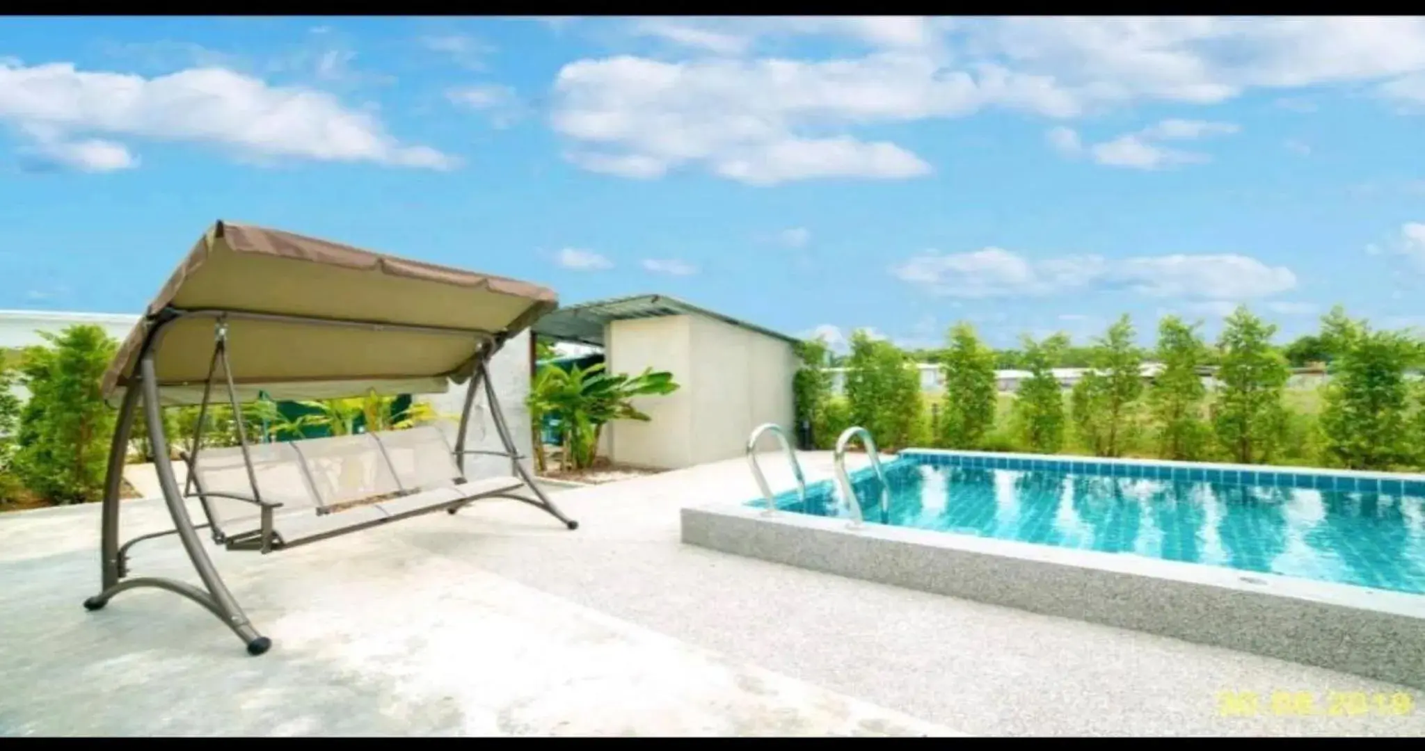Swimming pool in Malinee Resort Swimming pool in Malinee Resort