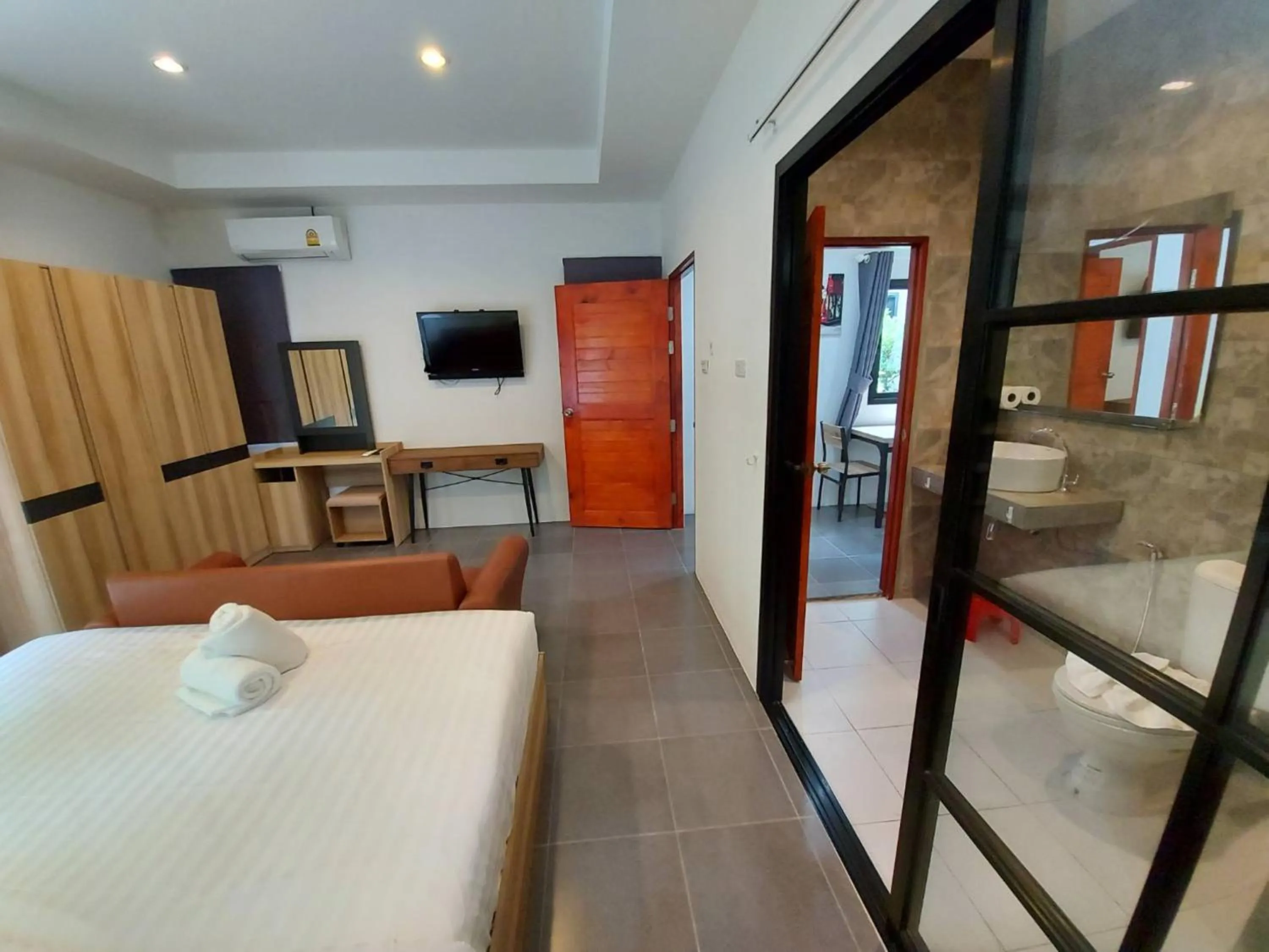 Bathroom, Bed in Malinee Resort