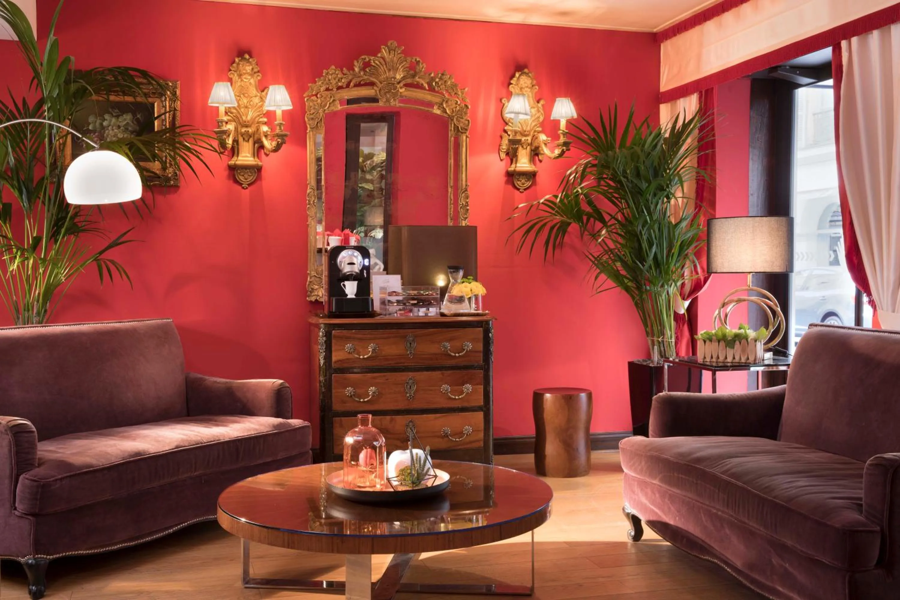 Living room in Hotel Des Deux Continents