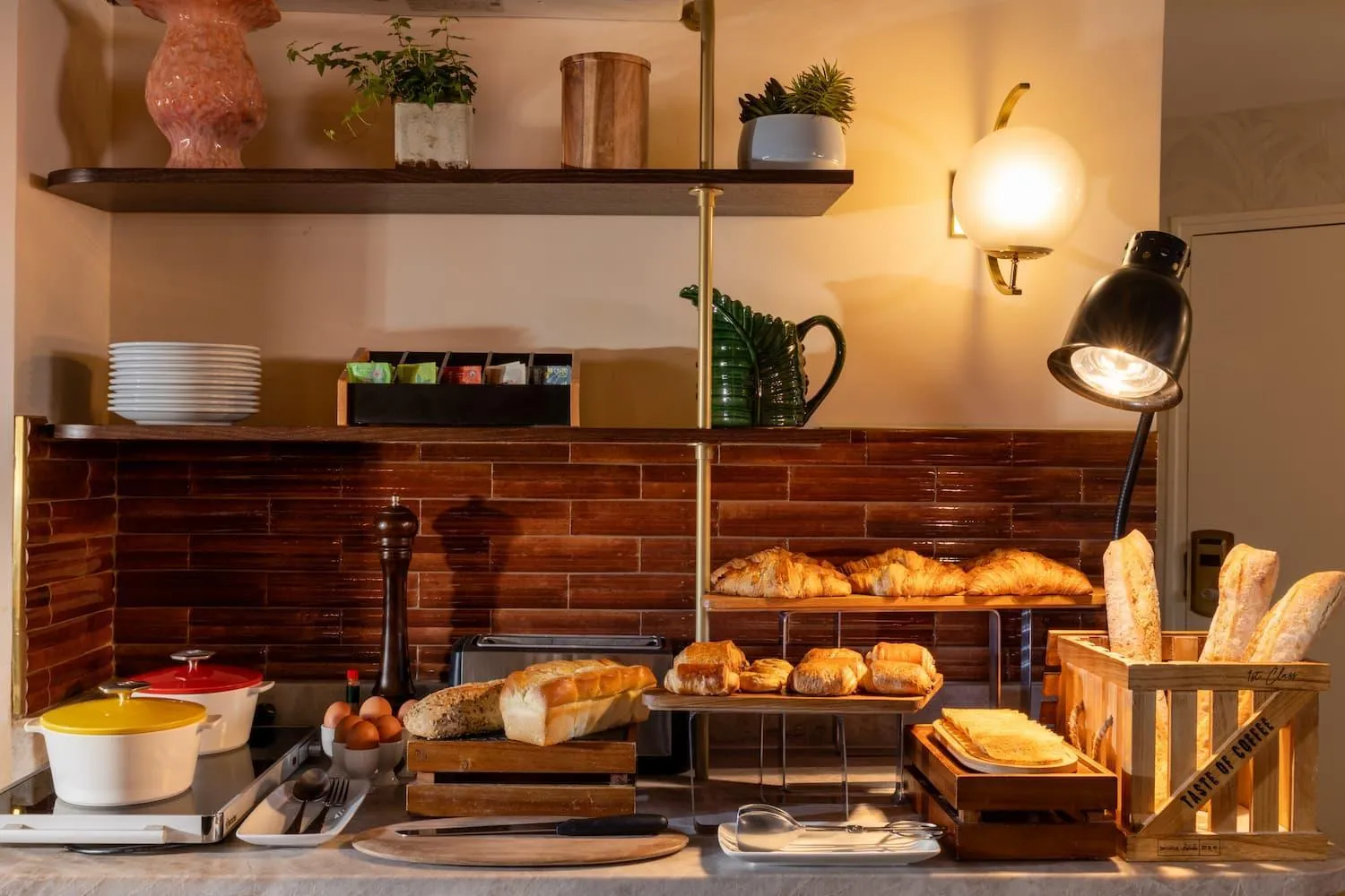 Buffet breakfast in Hotel Des Deux Continents