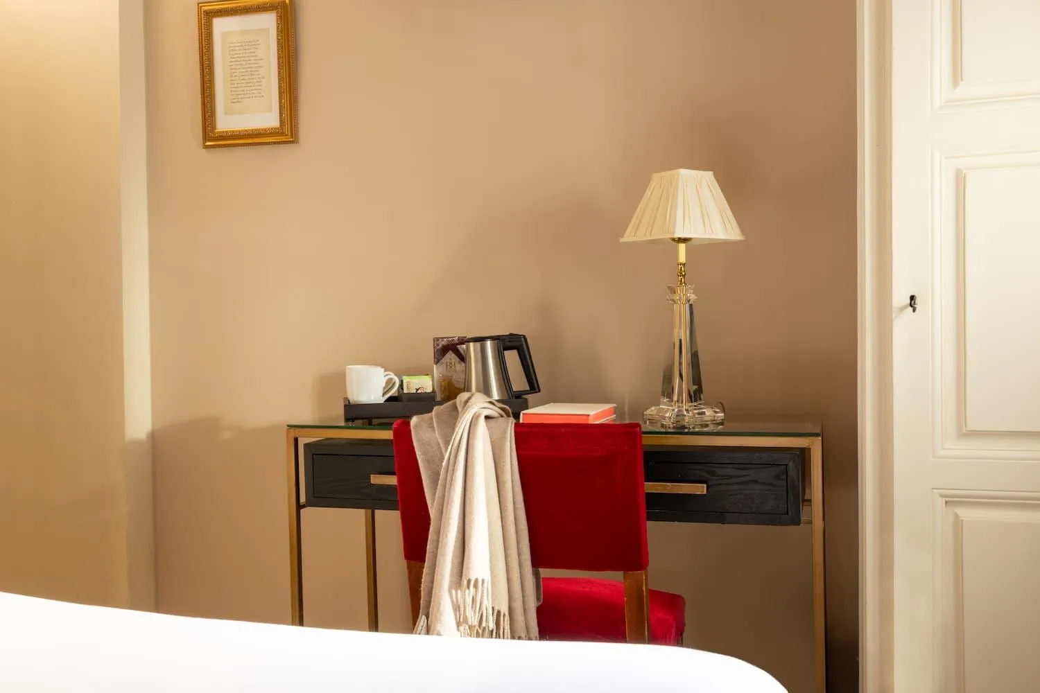 Decorative detail, Bed in Hotel Des Deux Continents