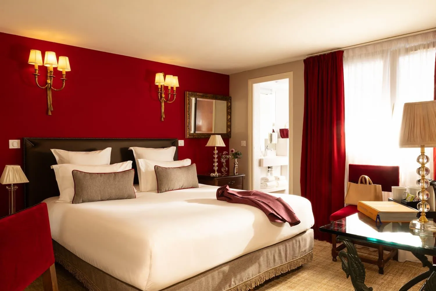 Bedroom, Bed in Hotel Des Deux Continents