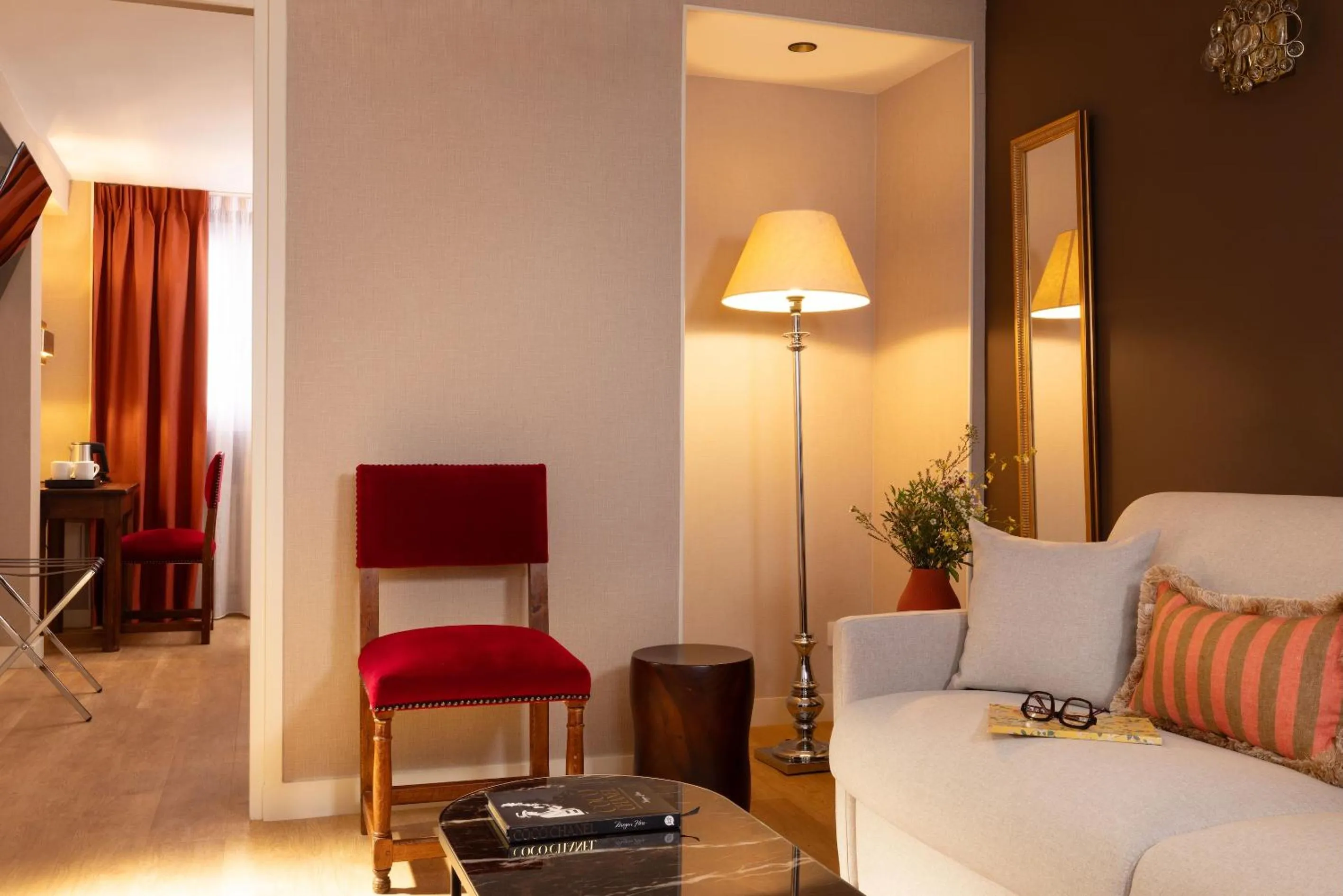 Living room in Hotel Des Deux Continents