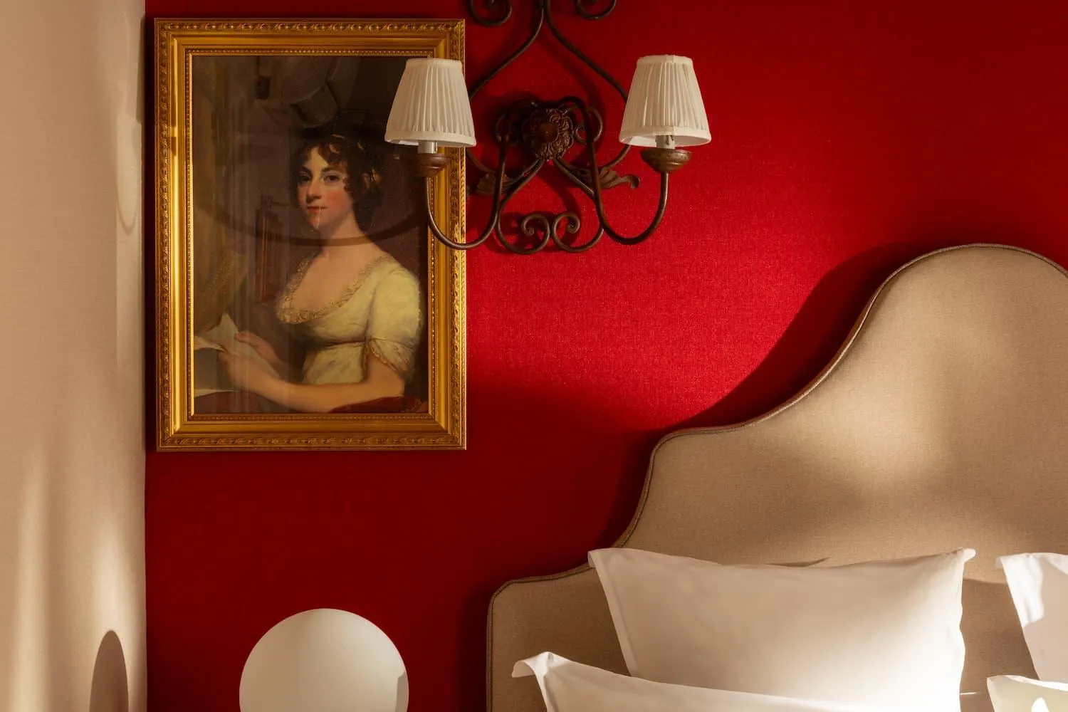 Decorative detail in Hotel Des Deux Continents