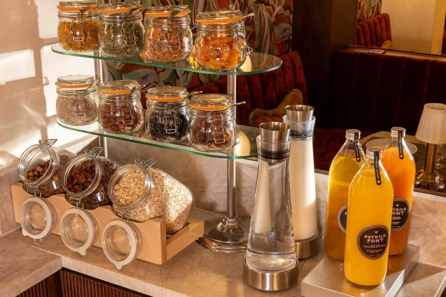 Buffet breakfast in Hotel Des Deux Continents