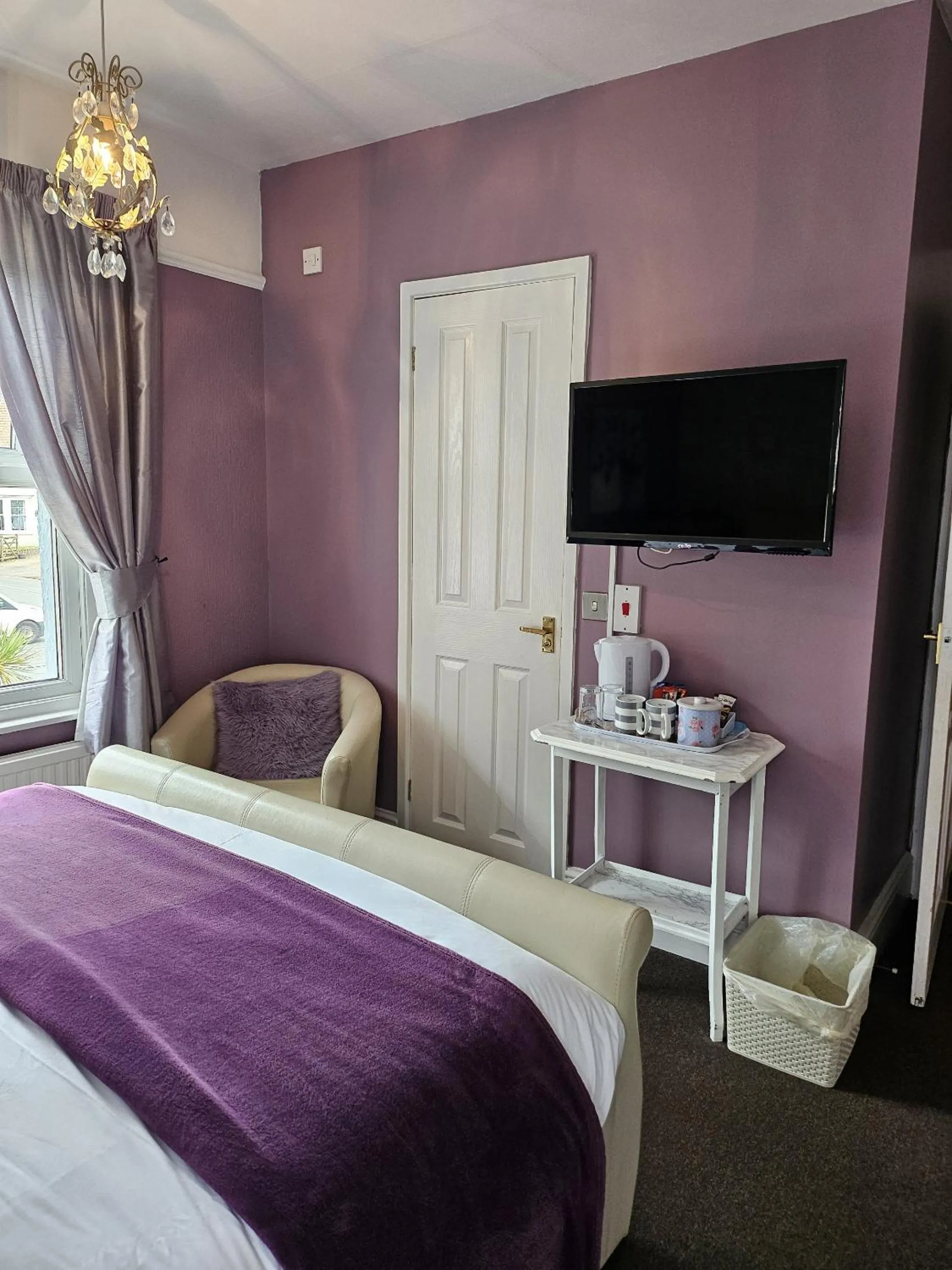 Bedroom, Bed in Hooray Henrys Sheringham