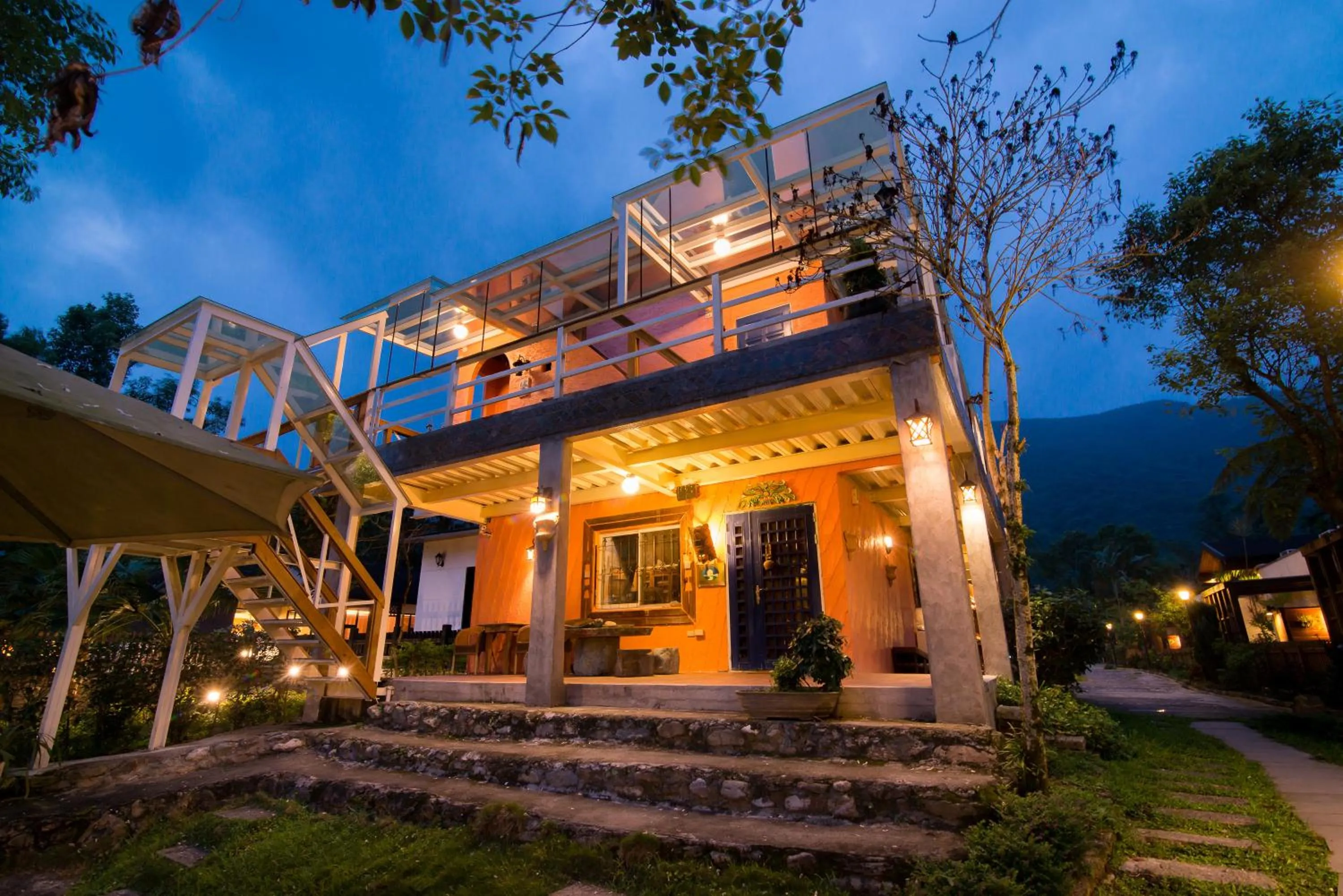 Night in Monet Garden Coffee Farm