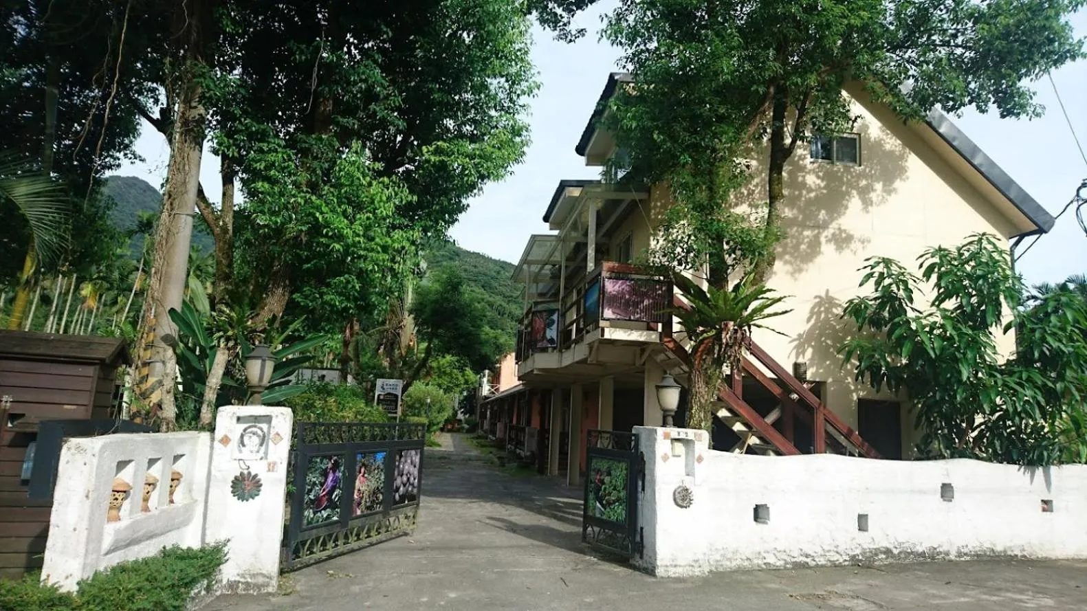 Monet Garden Coffee Farm