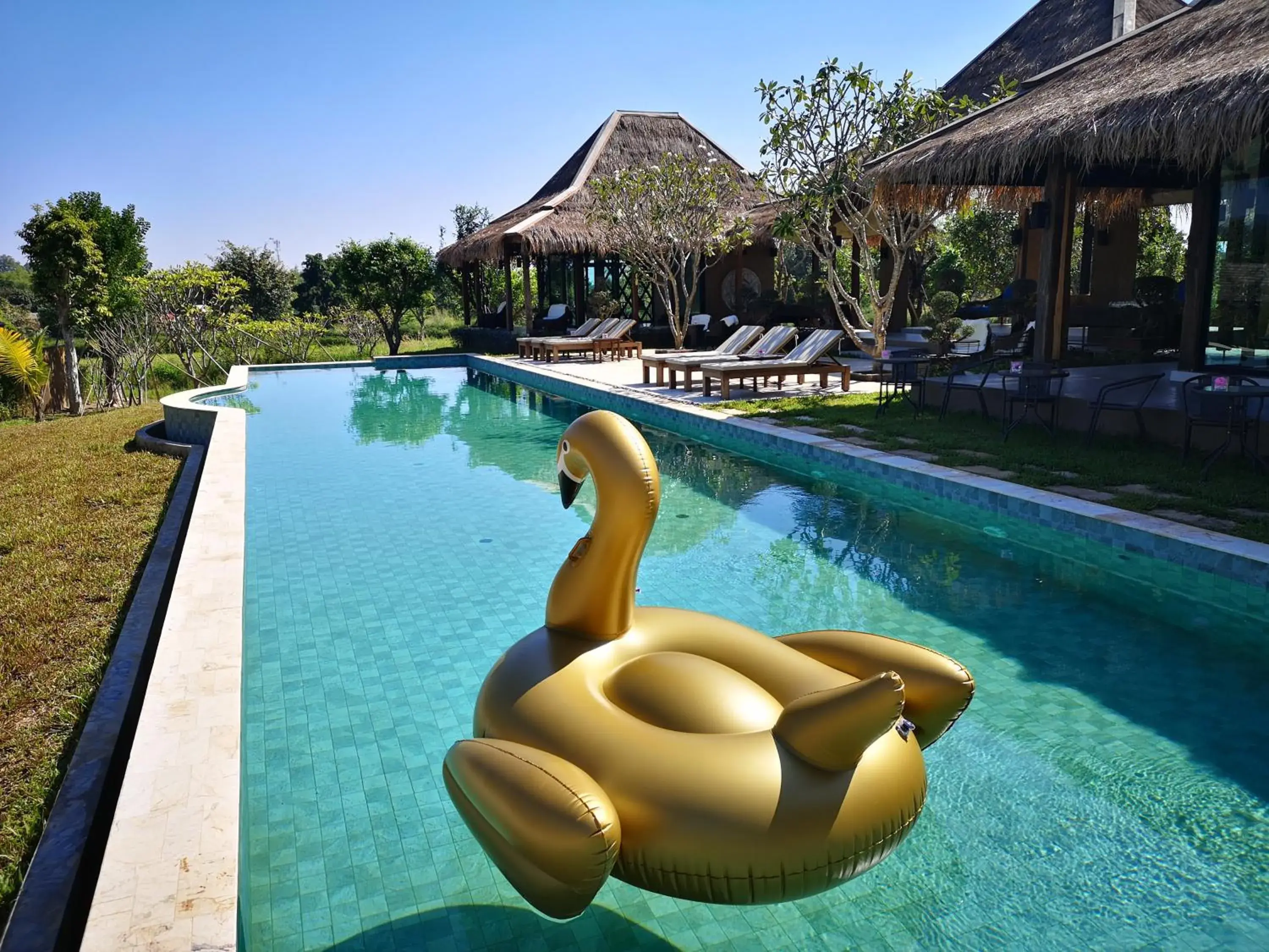 Property building in Hideaway Property building in Hideaway