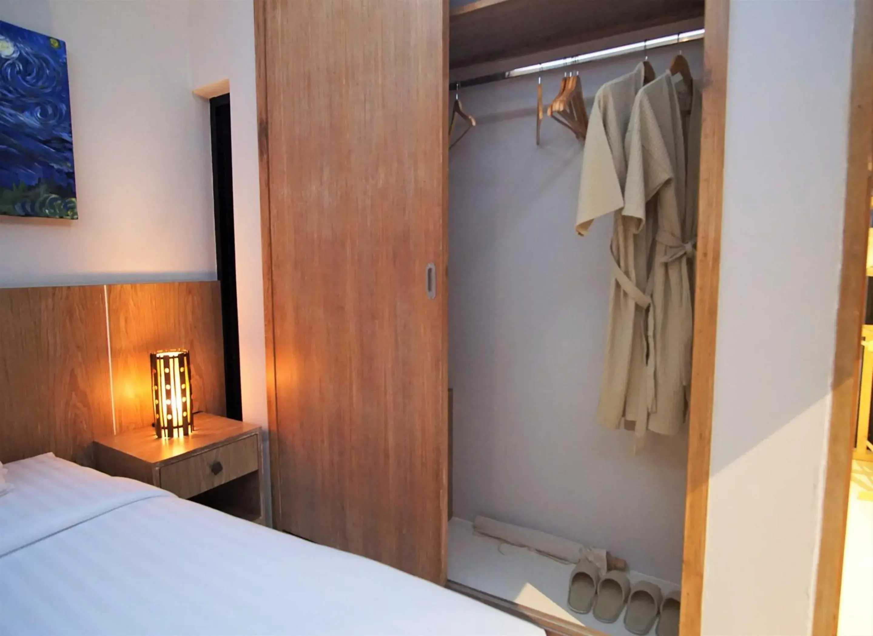 Bedroom, Bed in Hideaway Bedroom, Bed in Hideaway