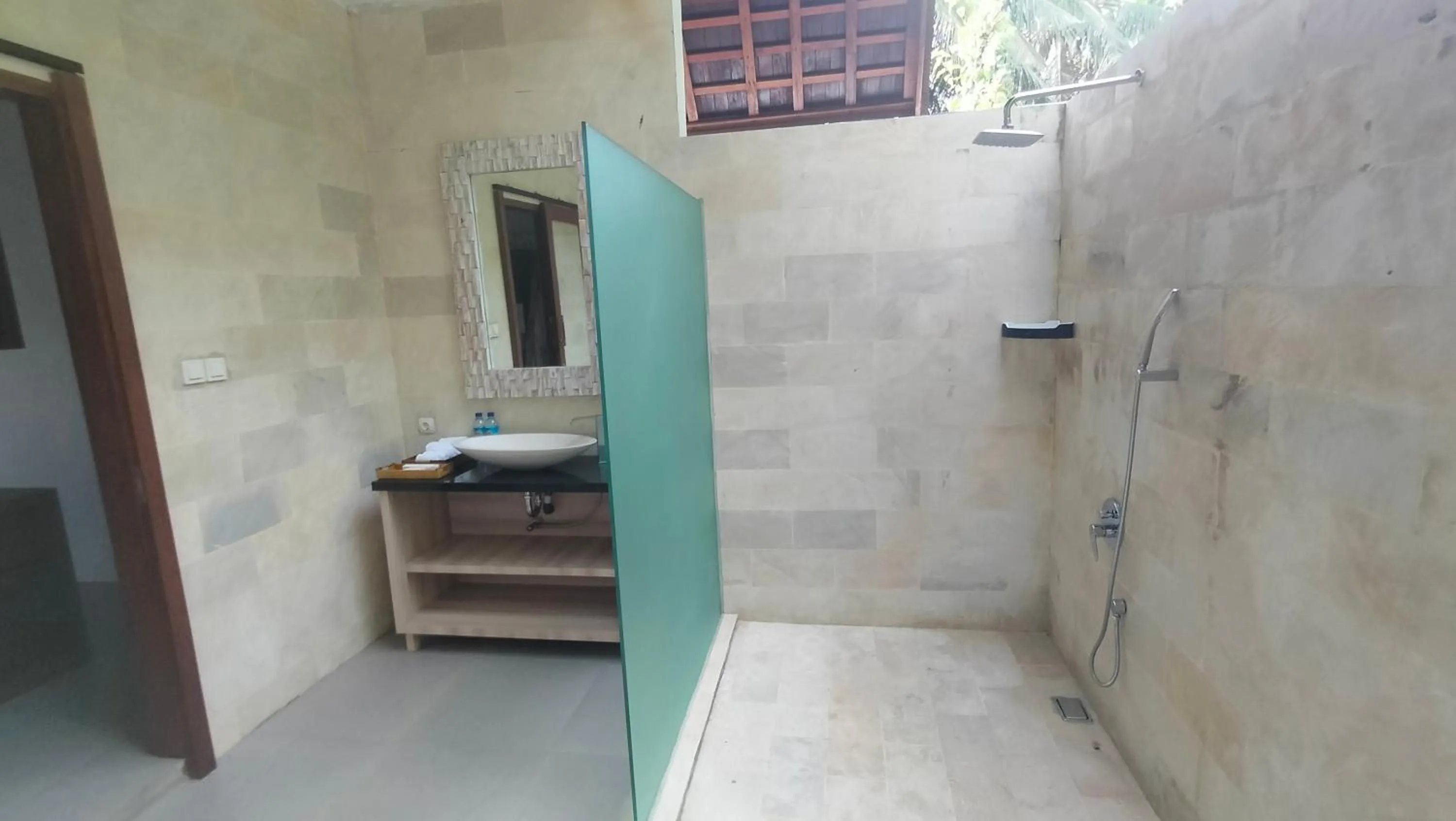 Shower in The Club Villas Lombok
