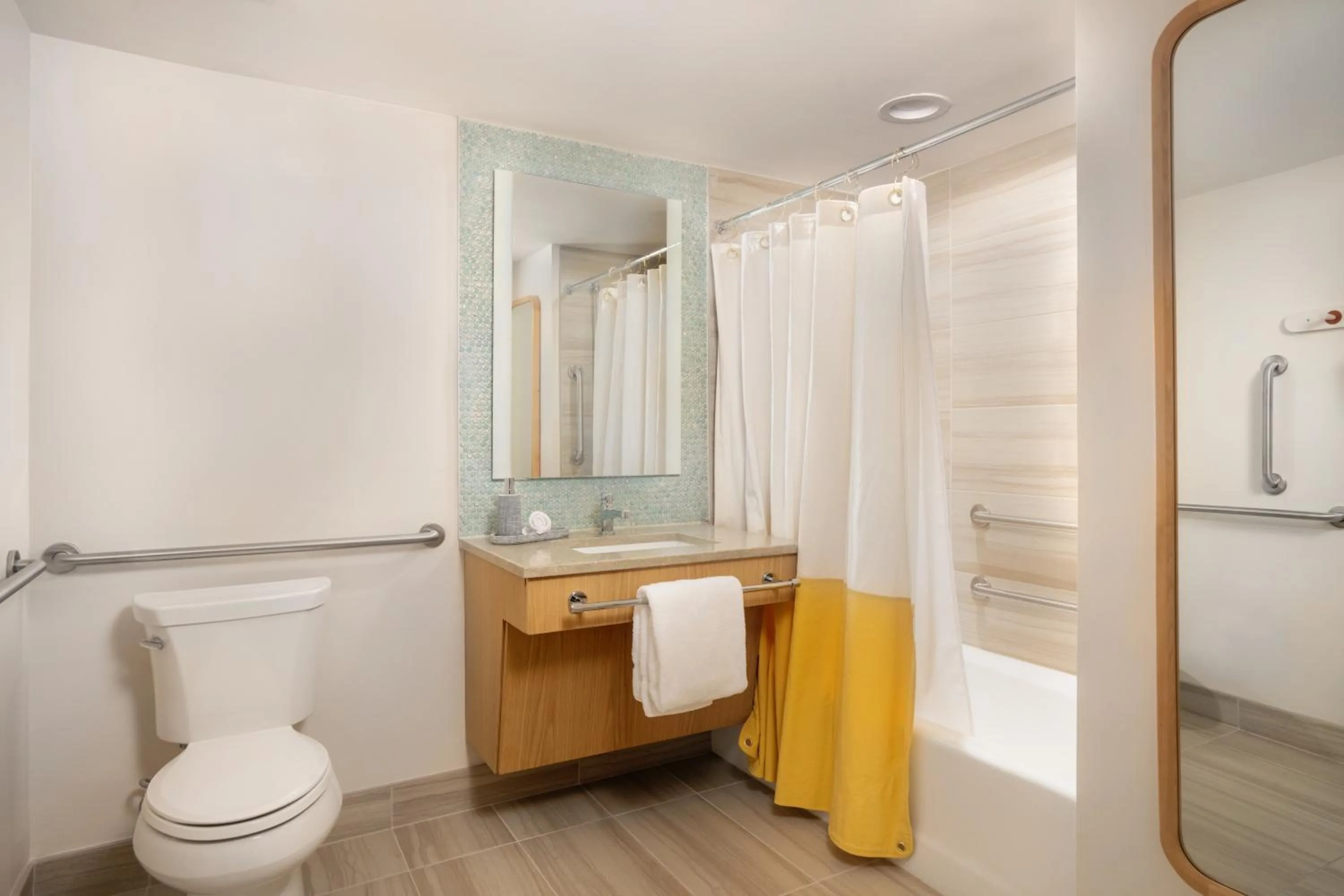 Bath in The Ryder Hotel