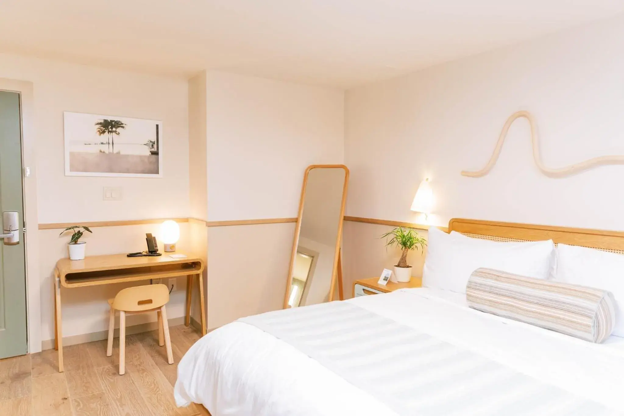 Photo of the whole room, Bed in The Ryder Hotel Photo of the whole room, Bed in The Ryder Hotel