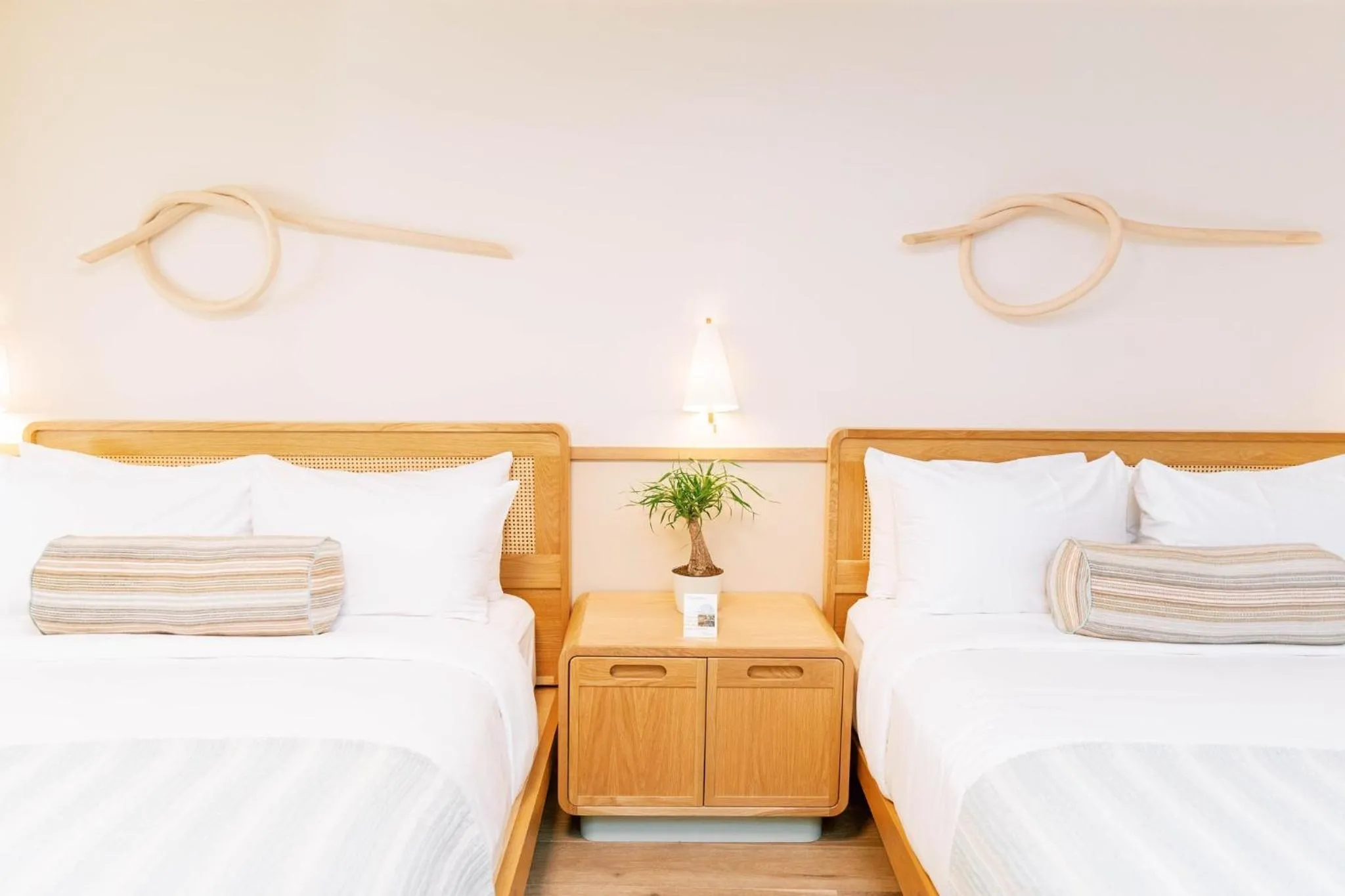 Photo of the whole room, Bed in The Ryder Hotel