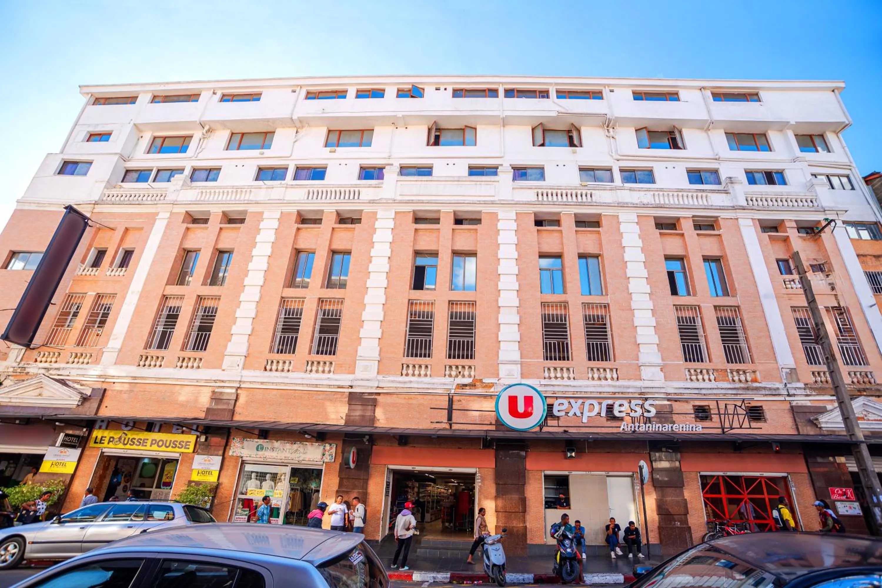 Property building in Hotel Le Pousse Pousse