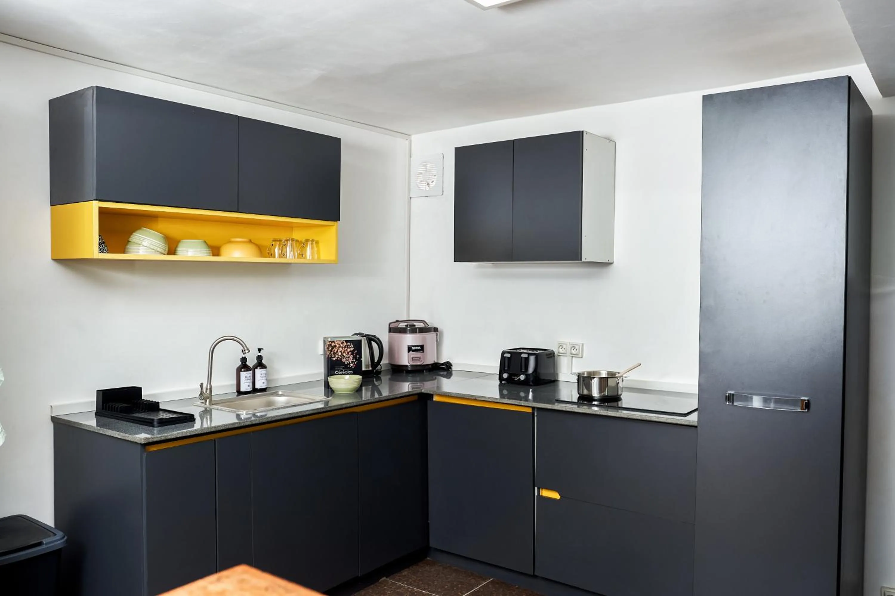 kitchen in Hotel Le Pousse Pousse