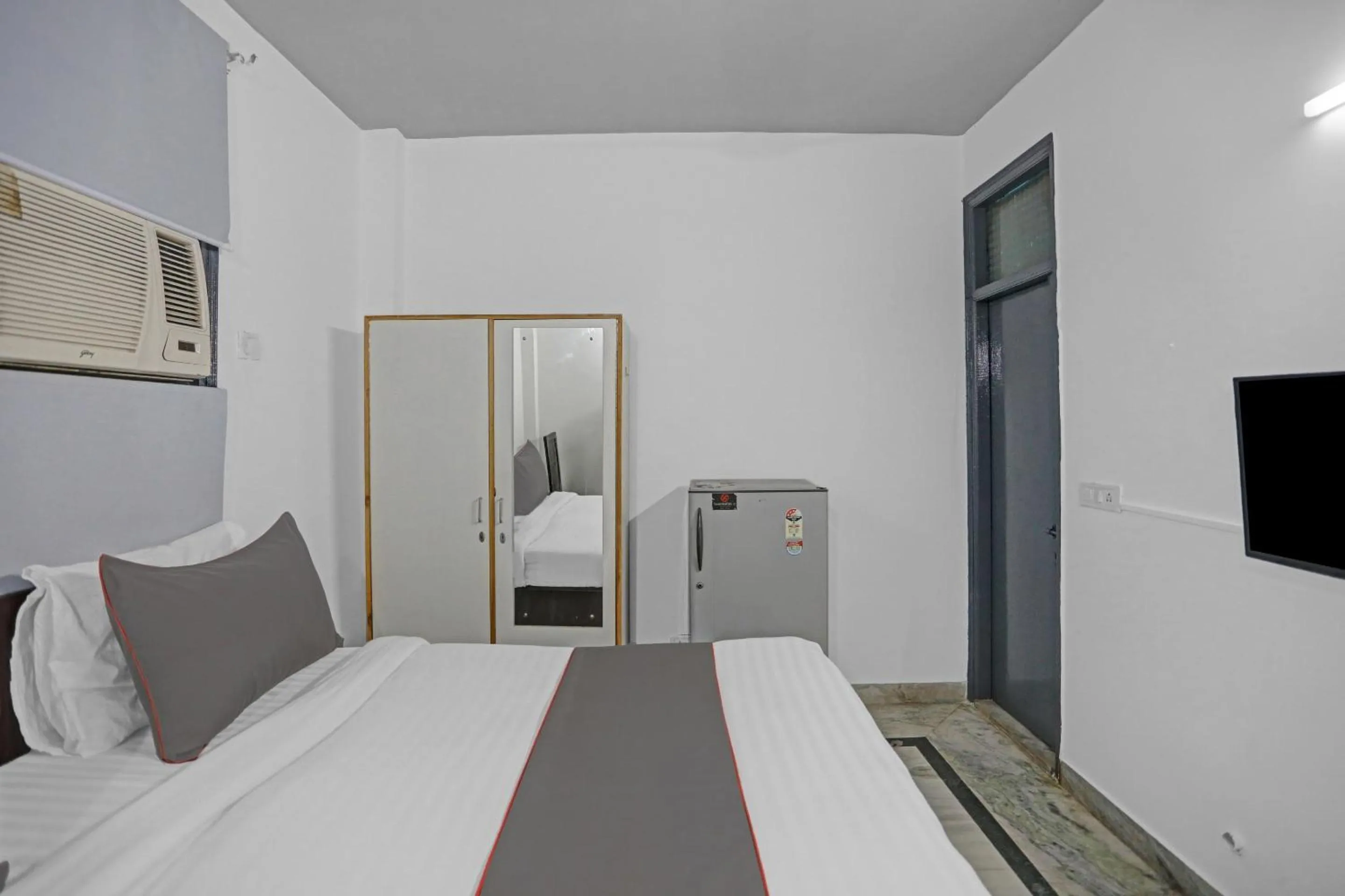 Bedroom, Bed in Hotel O The Premium Villa